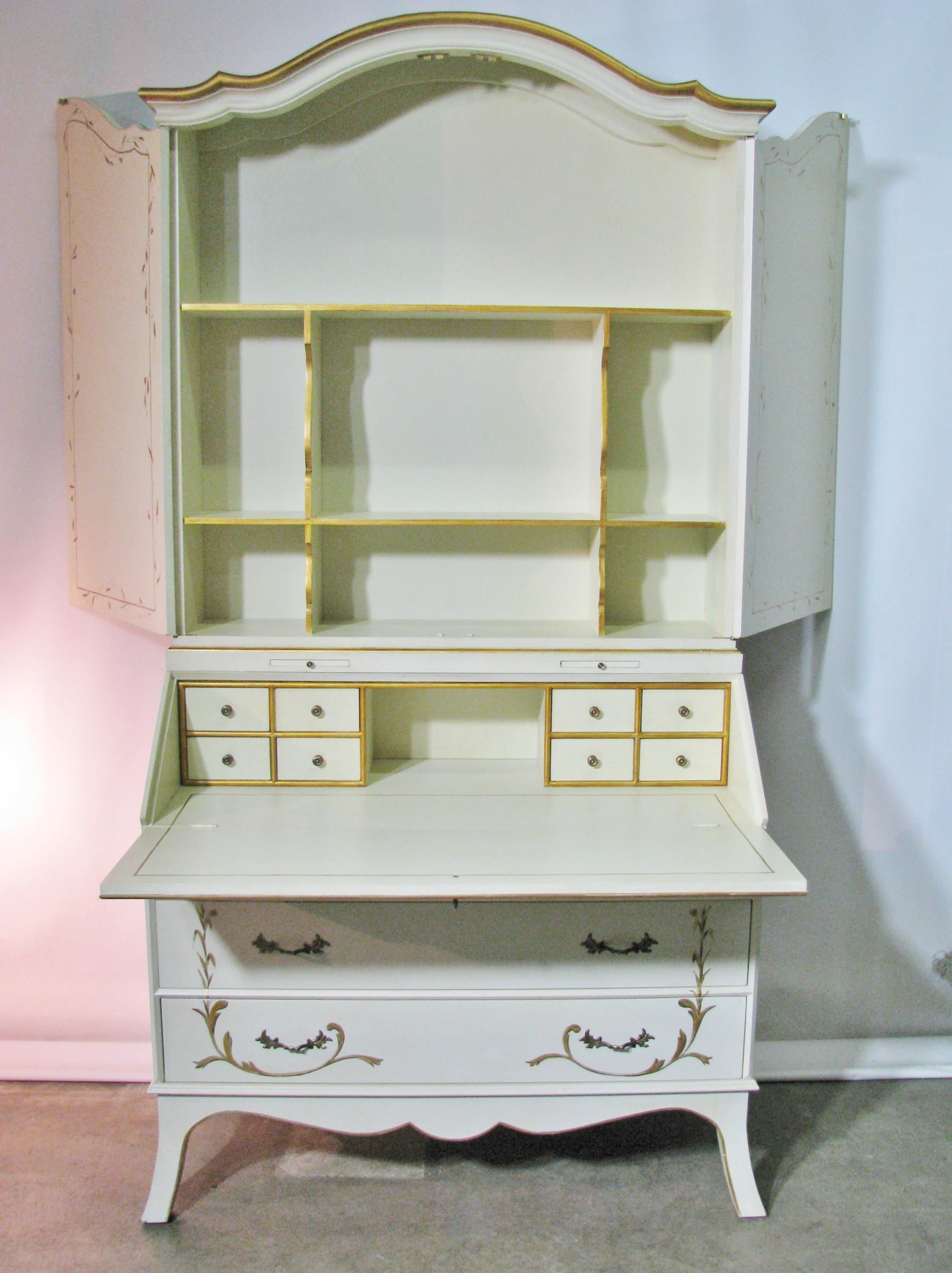 Custom Julia Gray, Ltd. Cream & Gilt Slant Front Secretary Bookcase (Louis XV.) im Angebot