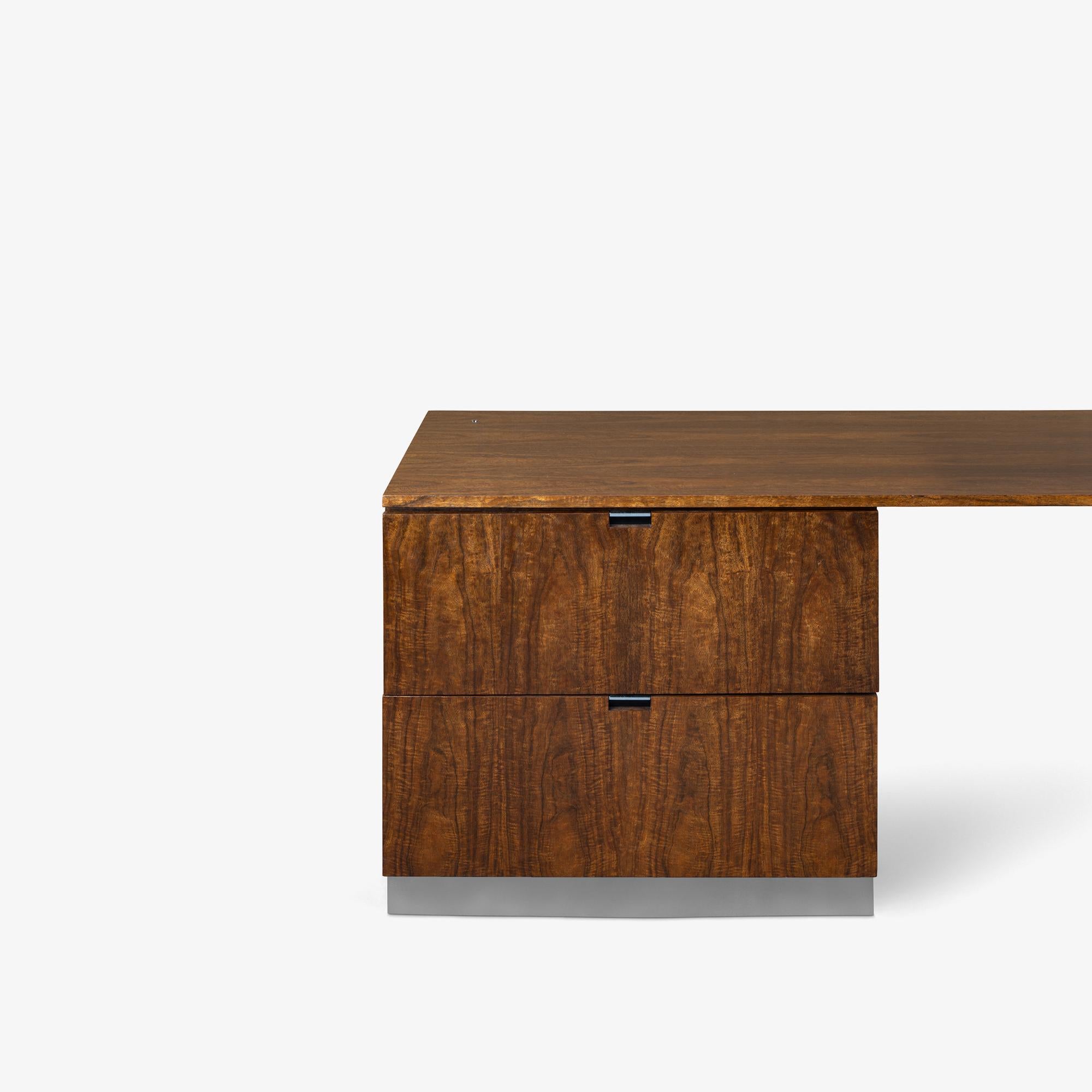 Late 20th Century Custom Knoll 9' Executive Credenza Desk in Walnut & Chrome For Sale