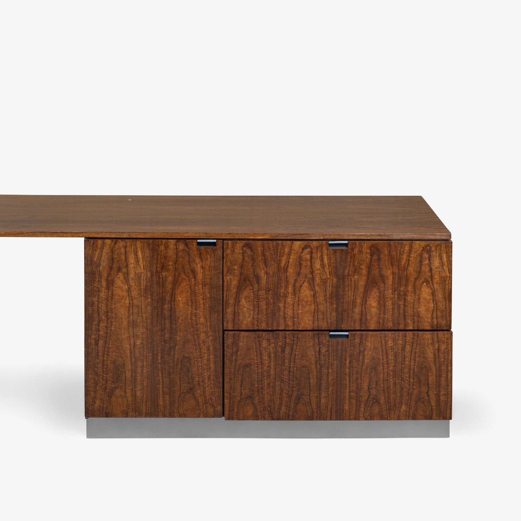 Custom Knoll 9' Executive Credenza Desk in Walnut & Chrome For Sale 1