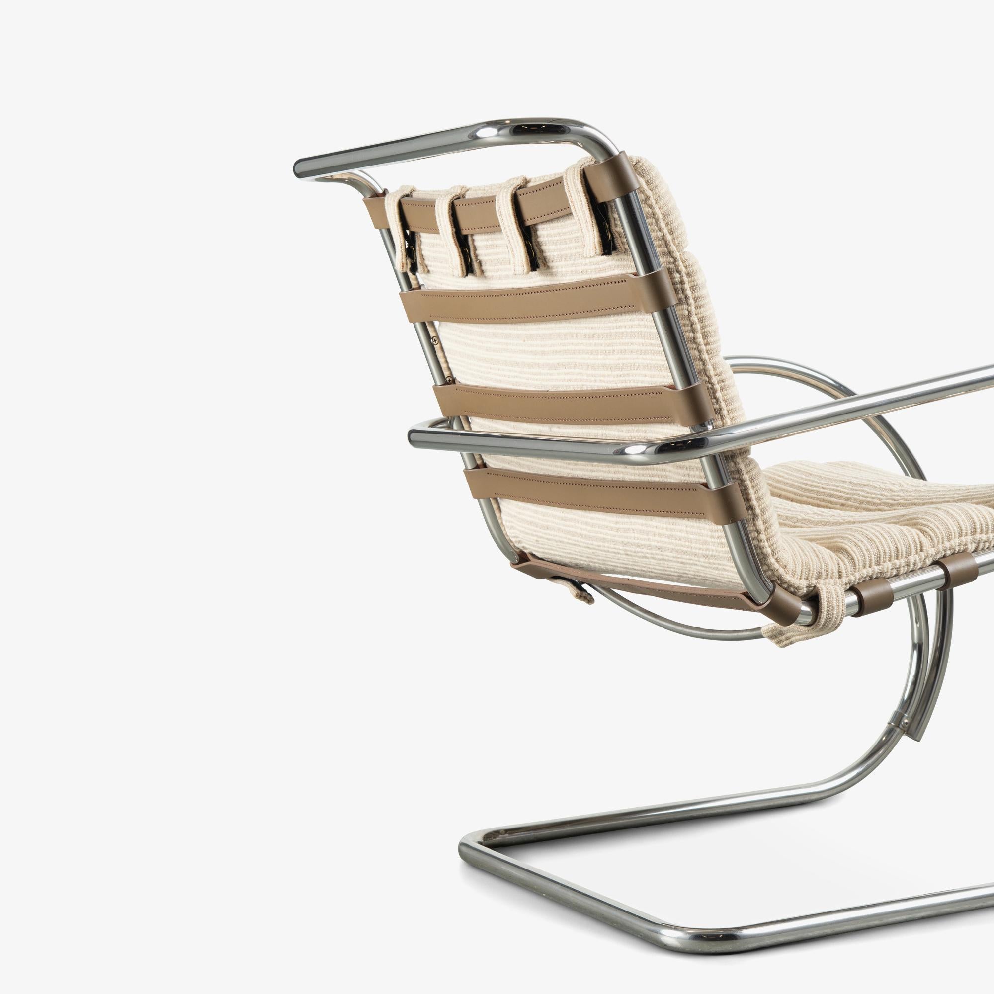 Chaises longues Knoll Lounge Chairs en laine par Ludwig Mies van der Rohe, deux par deux Bon état - En vente à Stamford, CT
