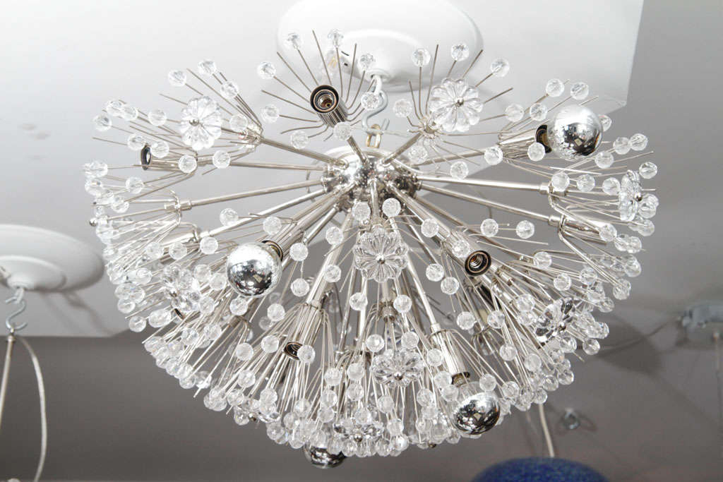 Mid-Century Modern Grande applique encastrable autrichienne en cristal en forme de flocon de neige faite sur mesure en vente