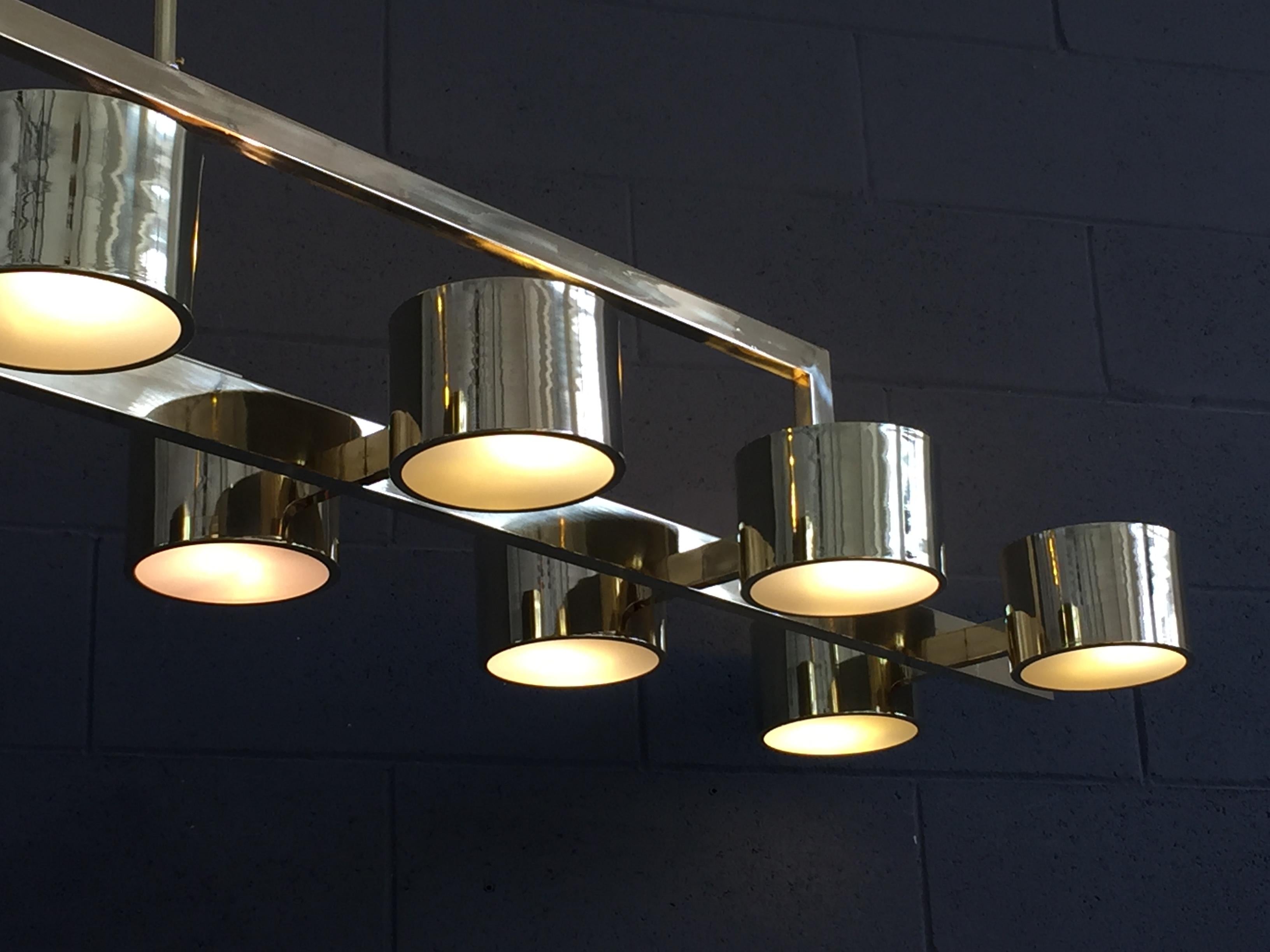 italien Lustre rectangulaire en laiton de style milieu de siècle, fait sur mesure en vente