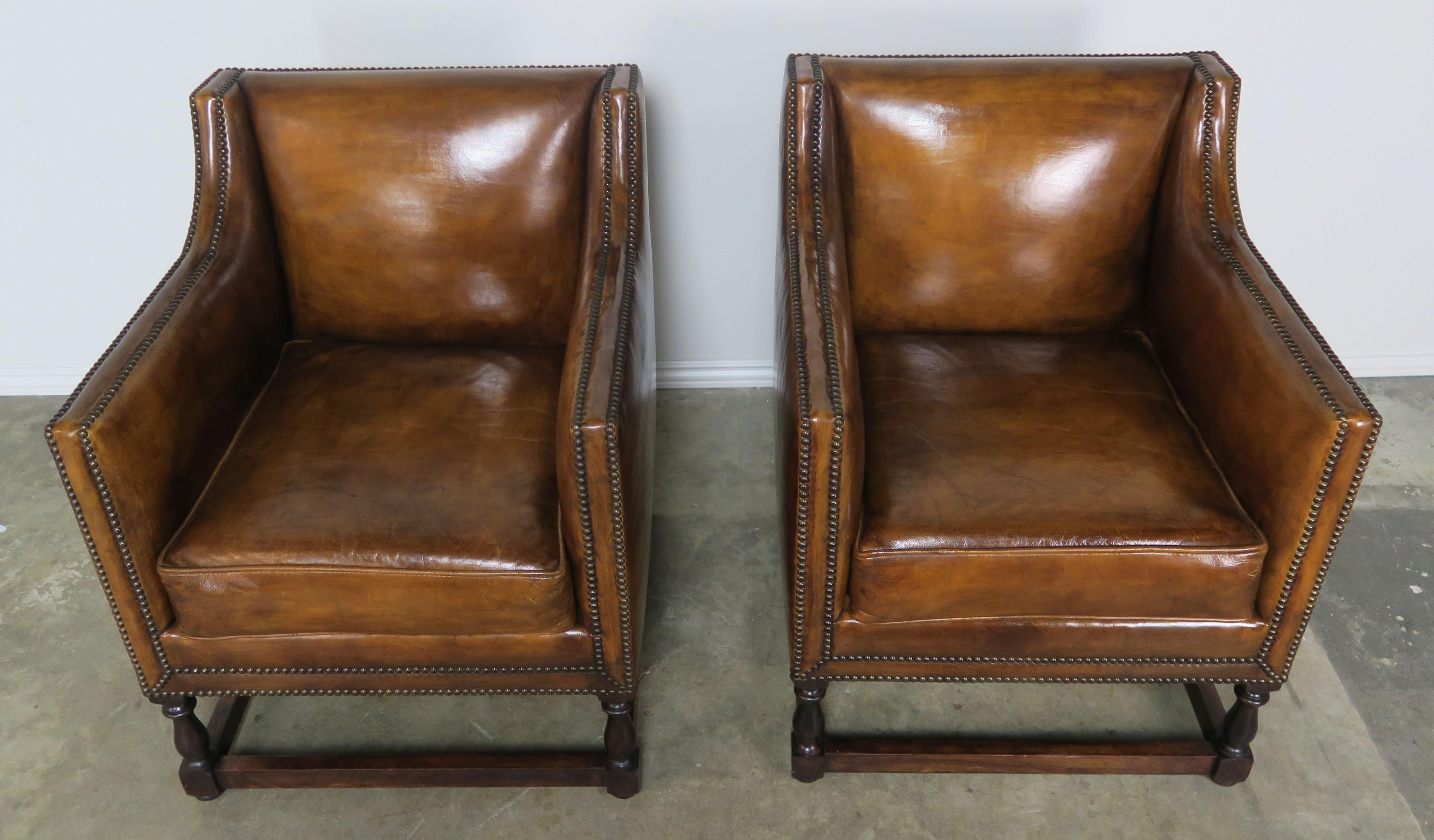 Custom Leather Armchairs by Melissa Levinson (amerikanisch)