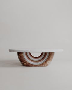 Tavolino Aïmi in marmo rosso a forma di cuore, edizione limitata, di Esther Knopfler