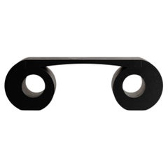 Panca "Stone Eye" in marmo Nero Assoluto, edizione limitata personalizzata, di Esther Knopfler
