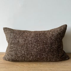 Maßgefertigtes Lendenkissen aus Leinen und Wolle in Coco mit Daunenfedereinsatz