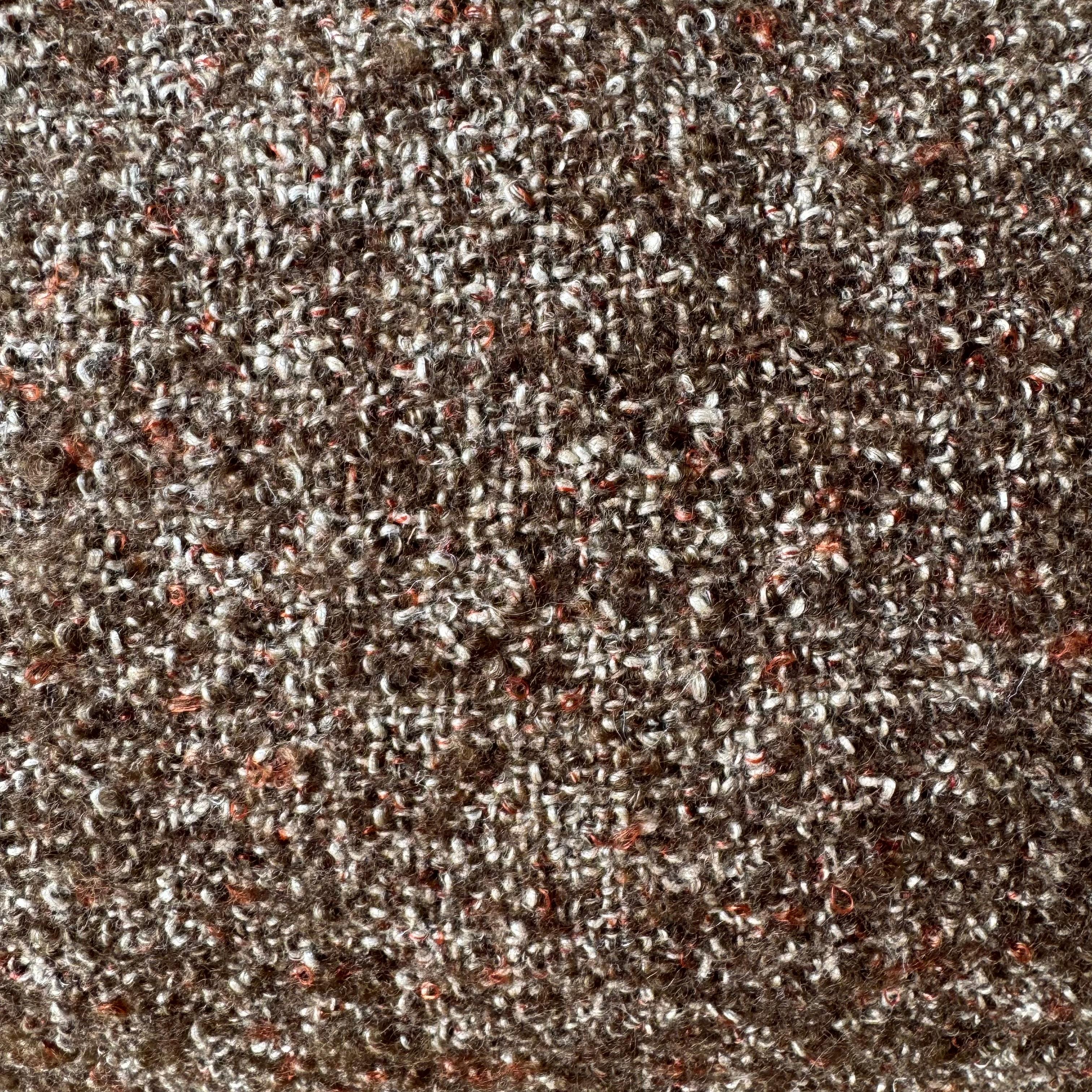 Maßgefertigtes Lendenkissen aus Leinen und Wolle in Coco mit Daunenfedereinsatz im Zustand „Neu“ im Angebot in Brea, CA