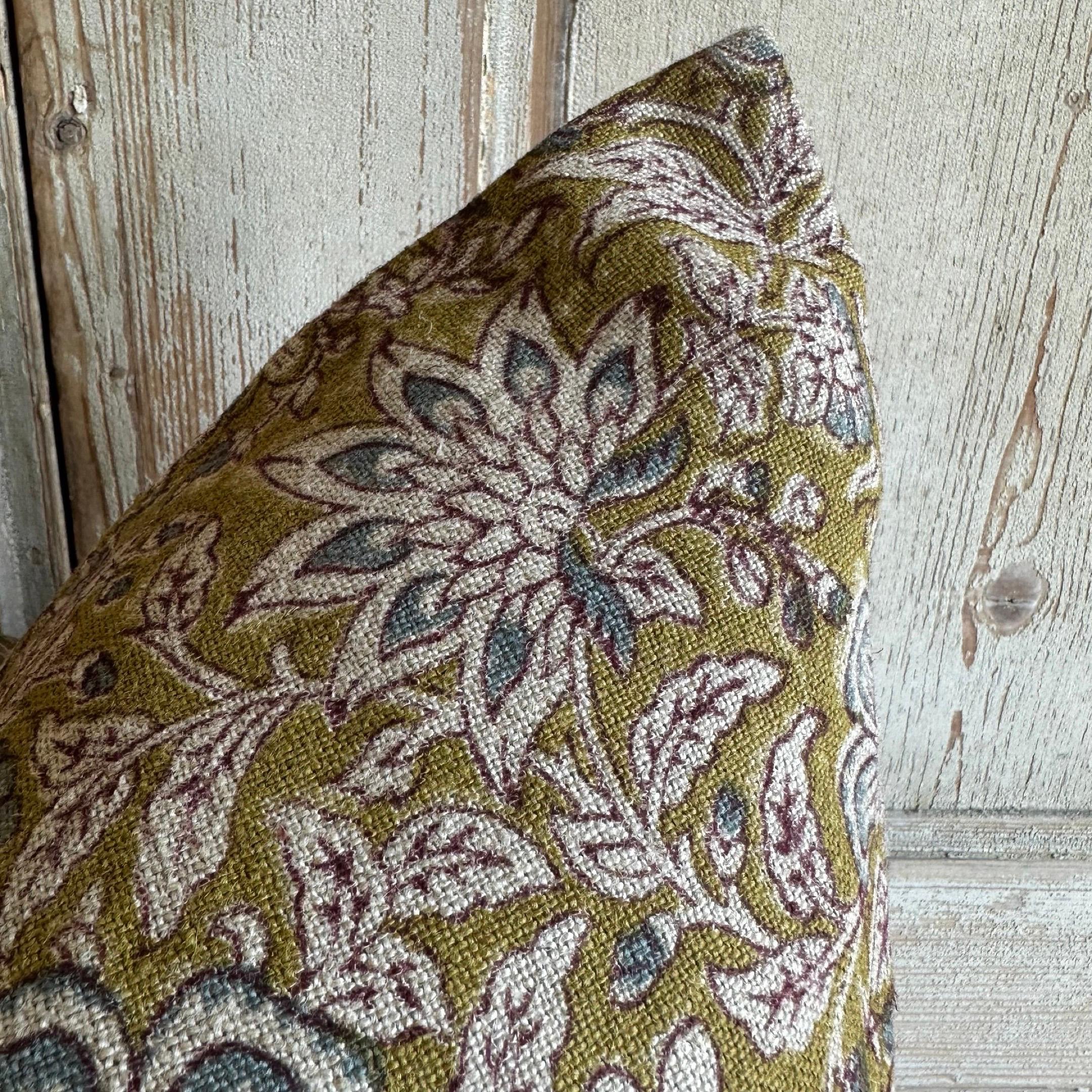 Custom Linen Block Printed Pillow with Down Insert In New Condition For Sale In Brea, CA