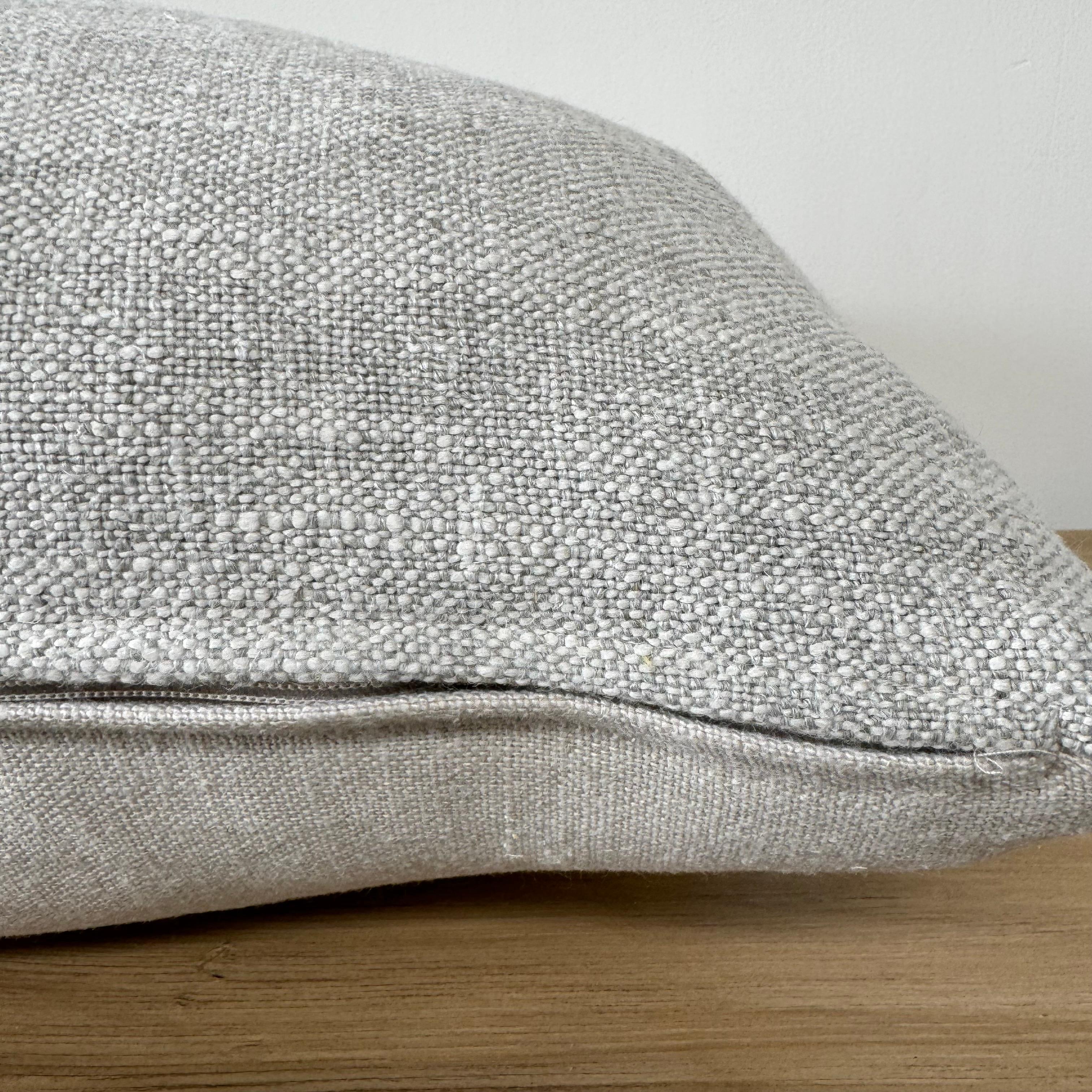 Cuscino lombare in lino personalizzato con inserto in piuma d'oca in vendita 1