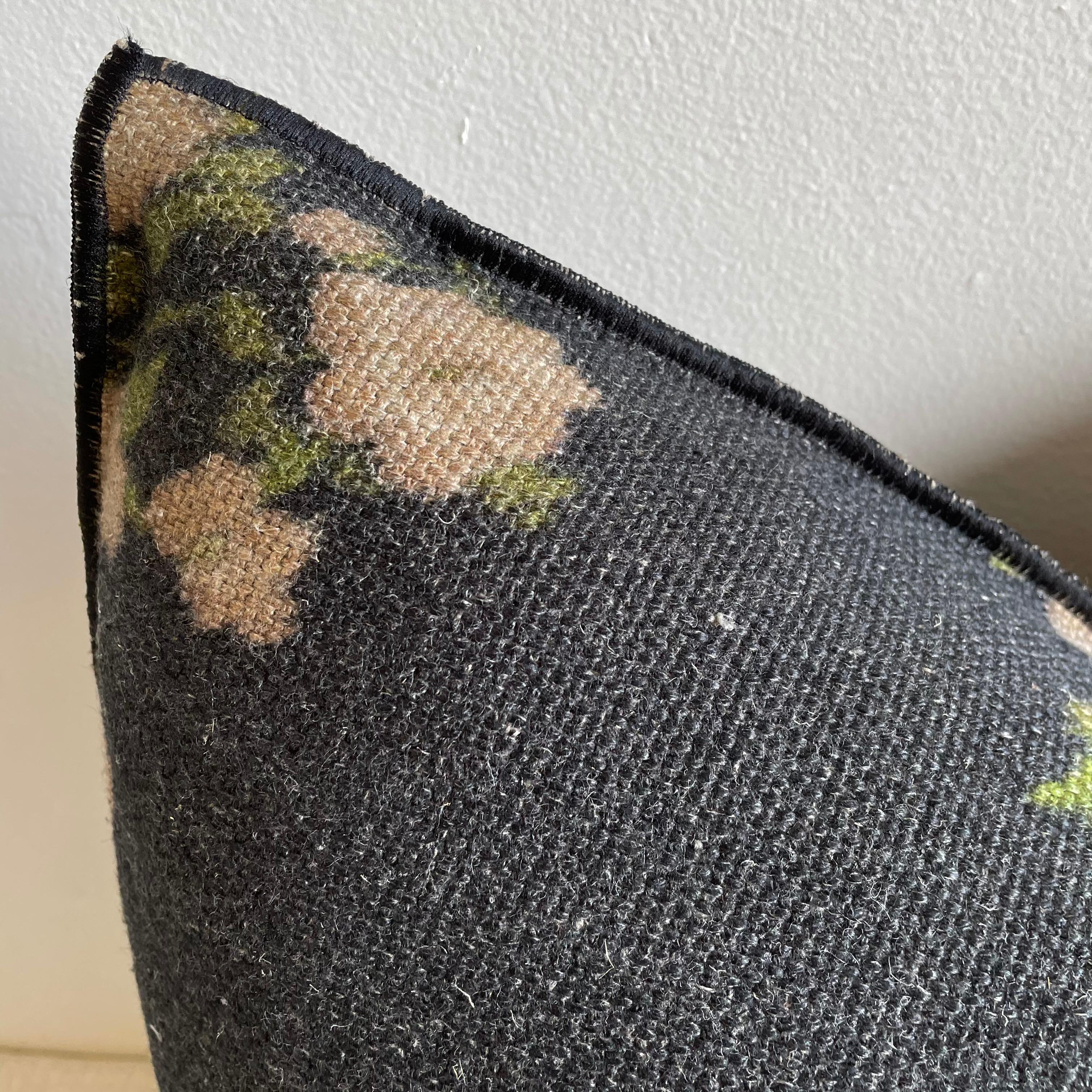 XXI secolo e contemporaneo Elenco personalizzato - Realizzato su ordinazione - Cuscino d'accento Wabi Sabi in lino francese Roses COVER in vendita