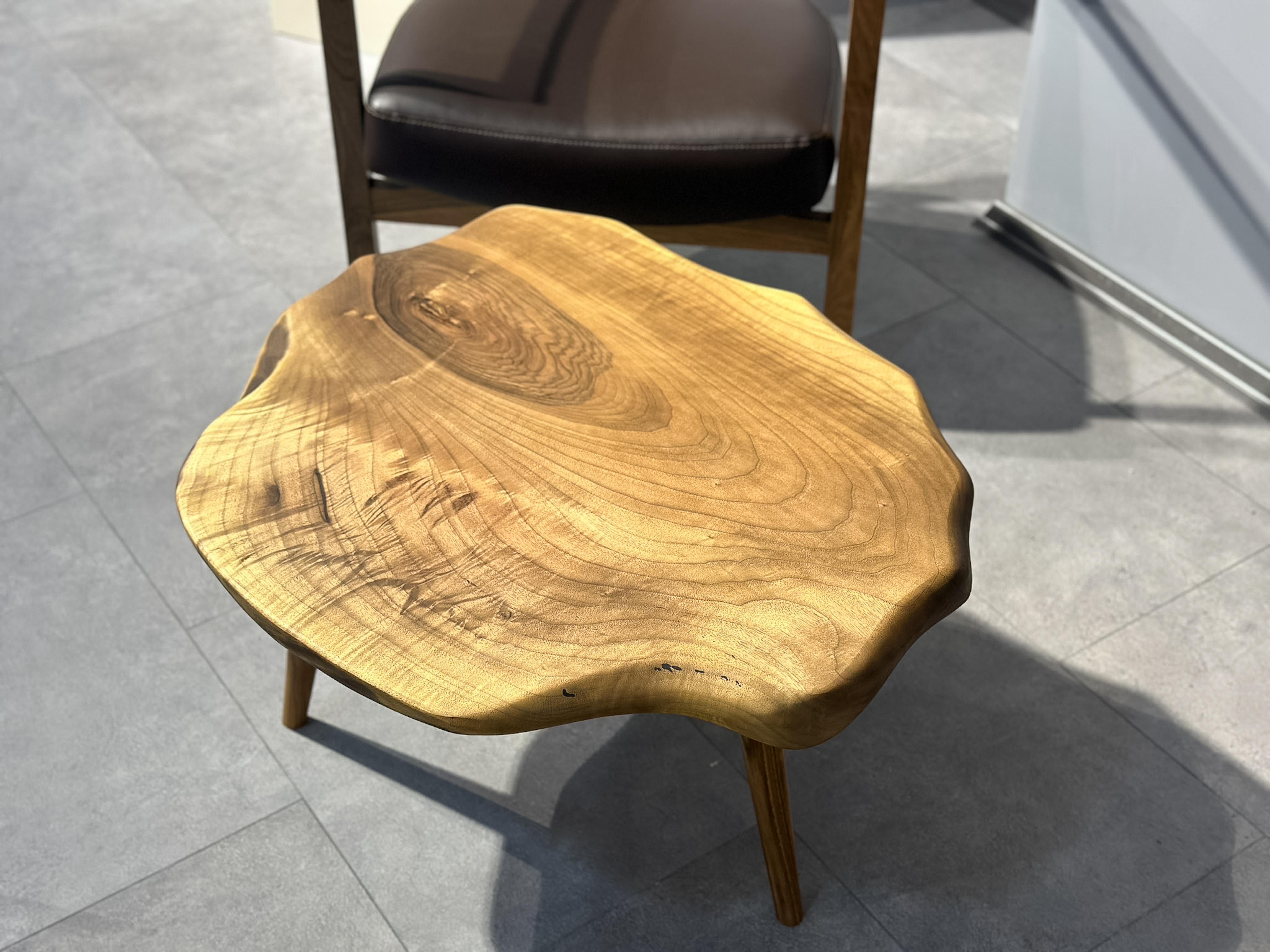 XXI secolo e contemporaneo Tavolino in legno duro - Tavolino in Wood - Tavolo da centro personalizzato in vendita