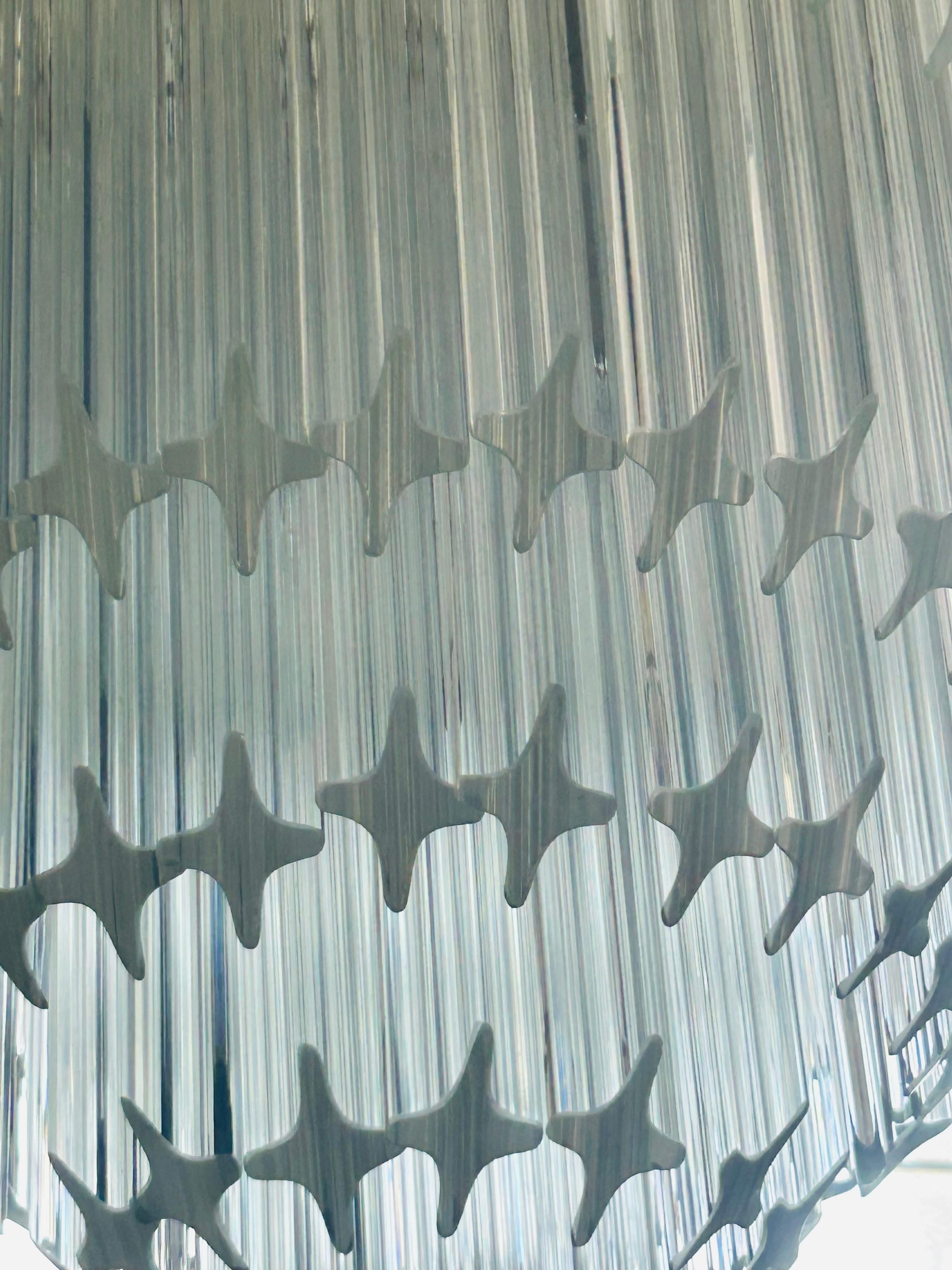 XXI secolo e contemporaneo Lampadario di Murano personalizzato a più livelli con vetro cilindrico a forma di stella in vendita
