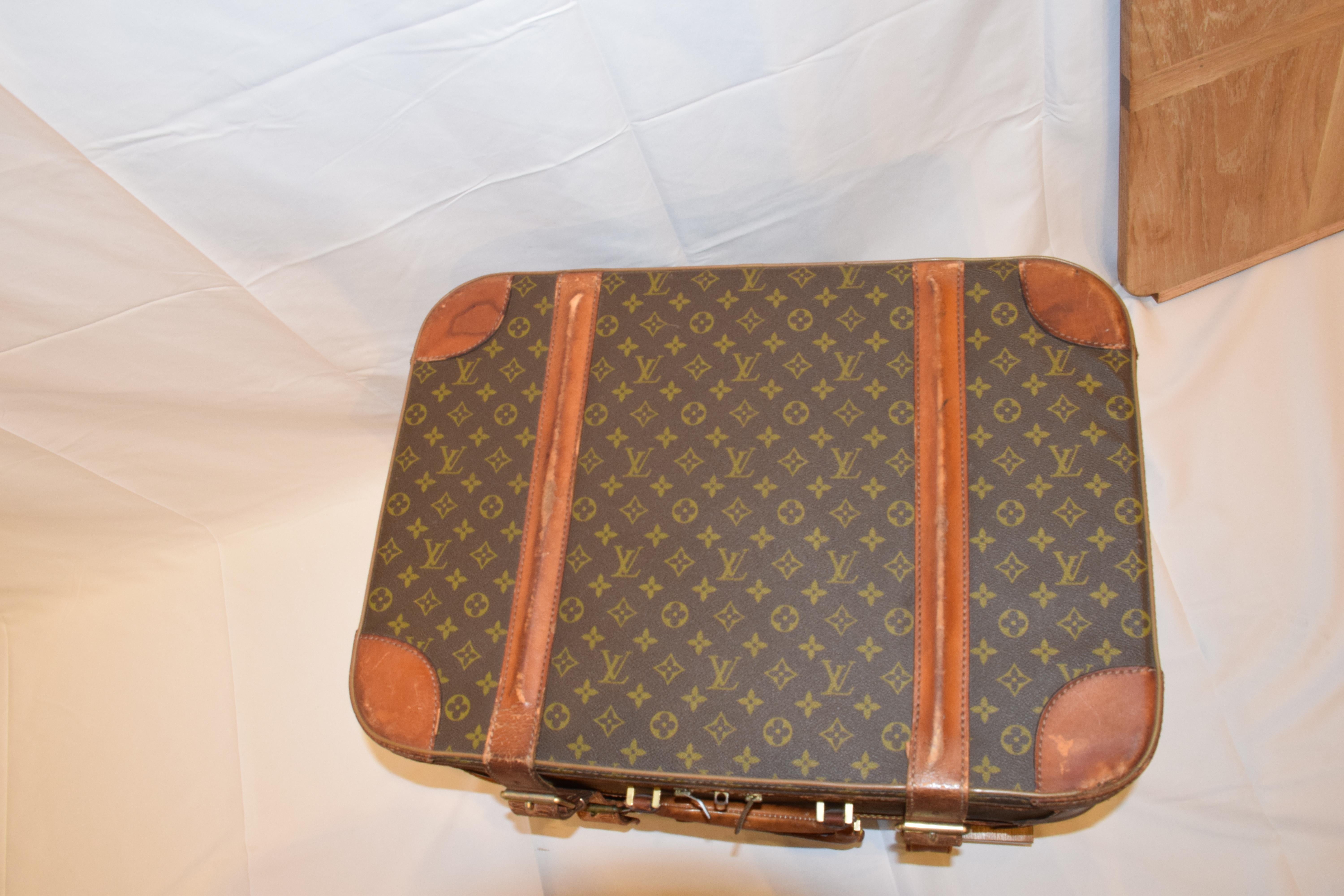 Custom Louis Vuitton Luggage Table 4