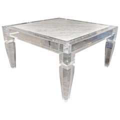 Table en lucite sur mesure avec plateau incrusté en marbre de Carrare