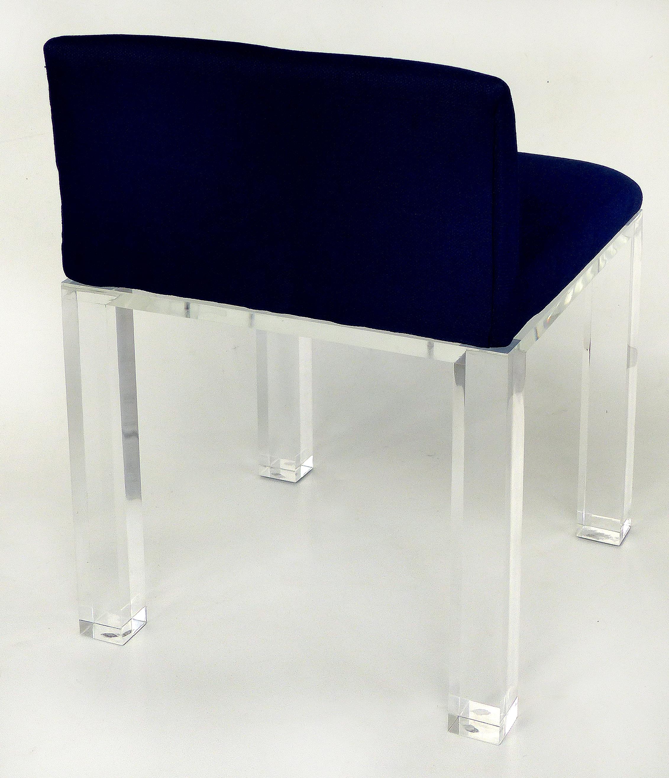 Mid-Century Modern Banc ou tabouret de vanité en Lucite sur mesure  pour A Donna en vente