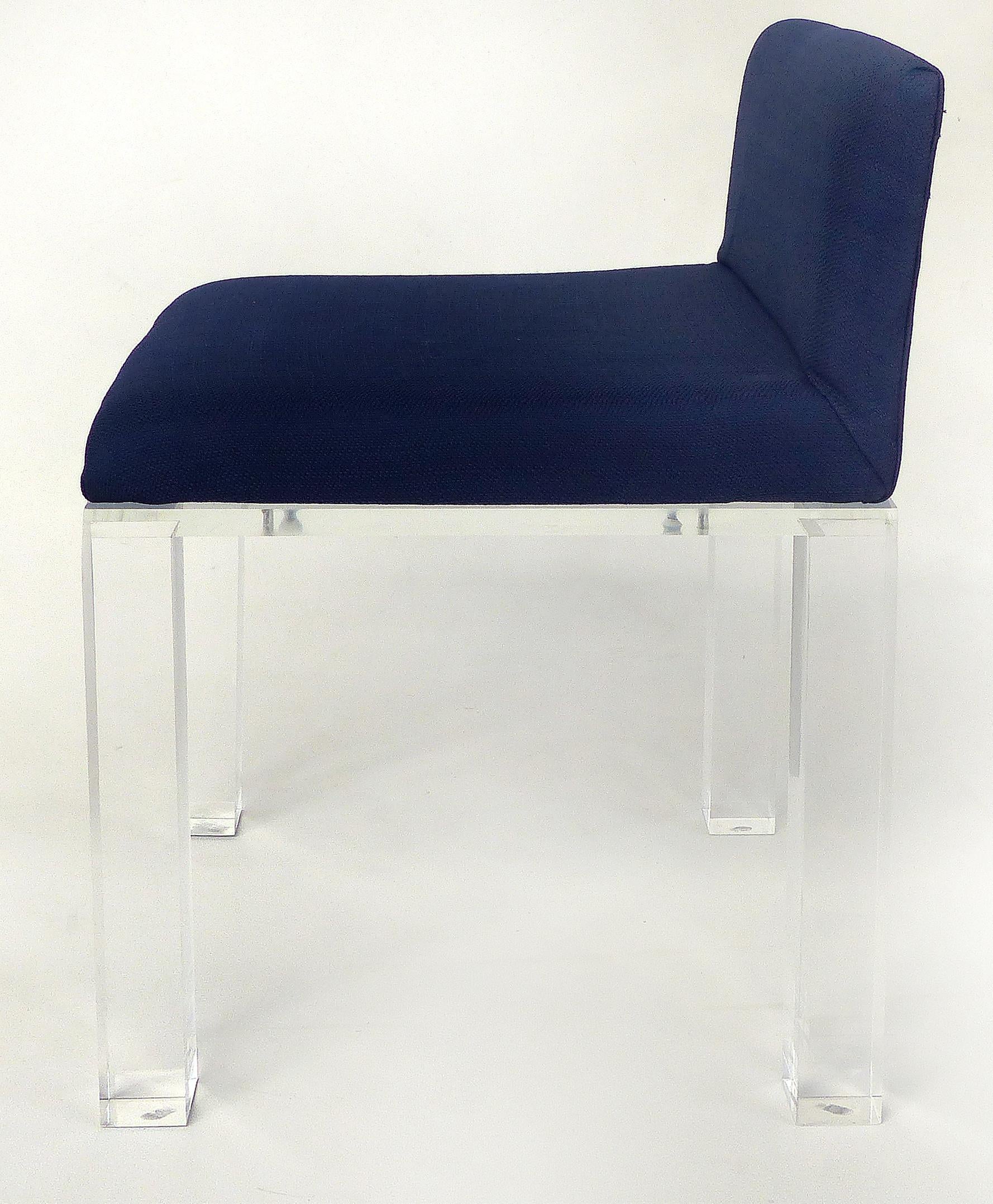 Banc ou tabouret de vanité en Lucite sur mesure  pour A Donna Neuf - En vente à Miami, FL