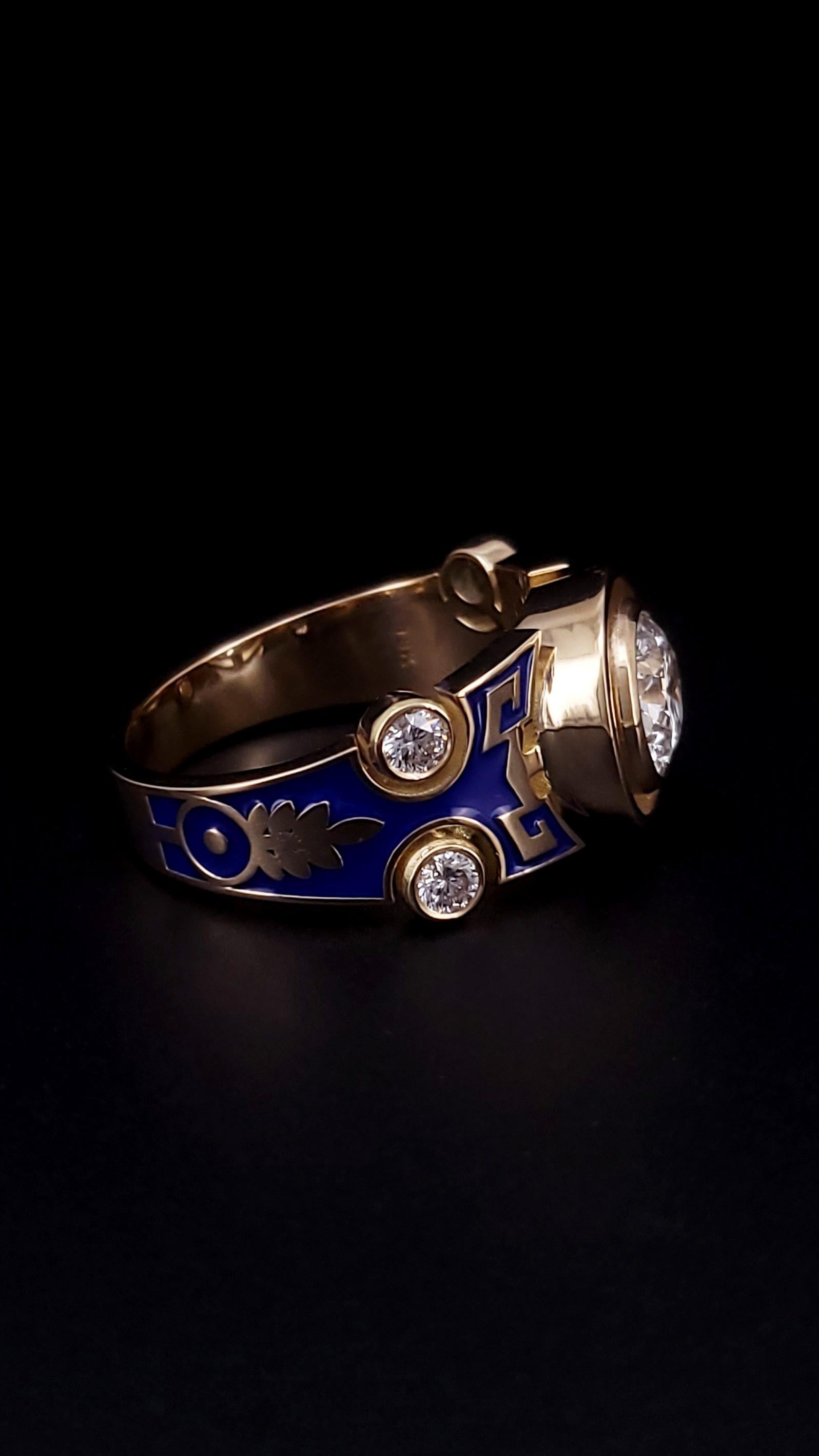 Bague sur mesure en or 18 carats, émail bleu et diamants Neuf - En vente à New York, NY
