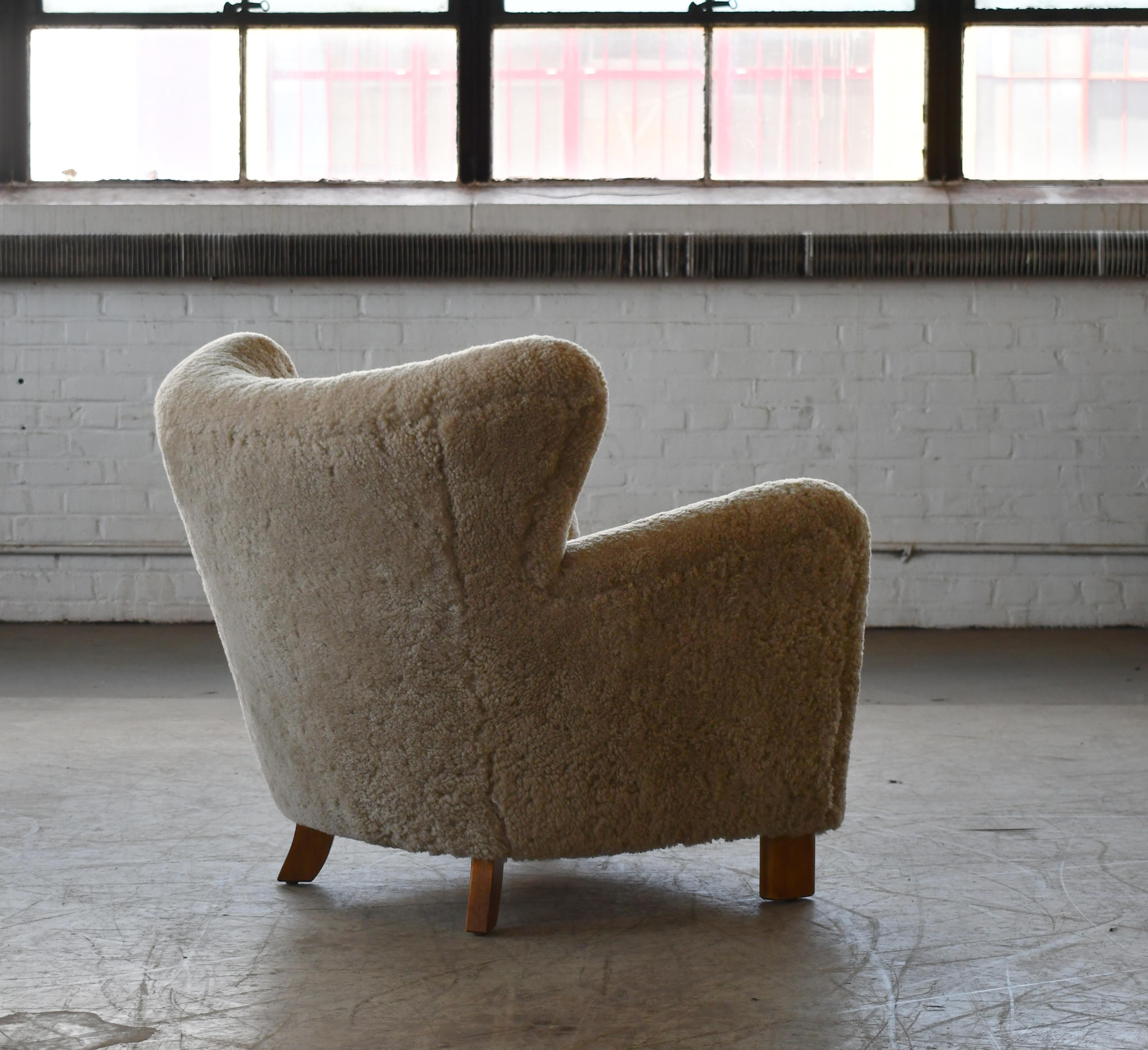 Custom Made 1940's Style Lounge Chair Upholstered in Beige Sheepskin Shearling For Sale 3