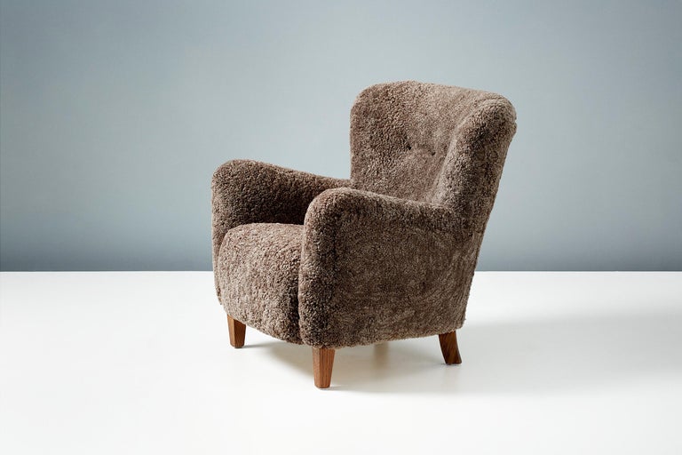 Dagmar Design

RYO Armchairs

A pair of custom made lounge chairs developed and produced at our workshops in London using the highest quality materials. These examples are upholstered in luxurious Australian chocolate-brown sheepskin with fumed