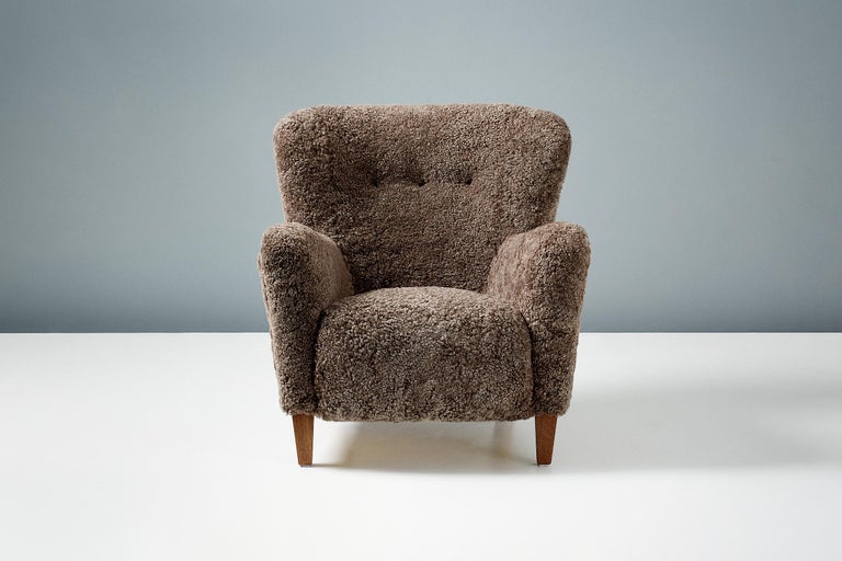 Scandinavian Modern Custom Made 1940s Style Sheepskin Lounge Chairs For Sale