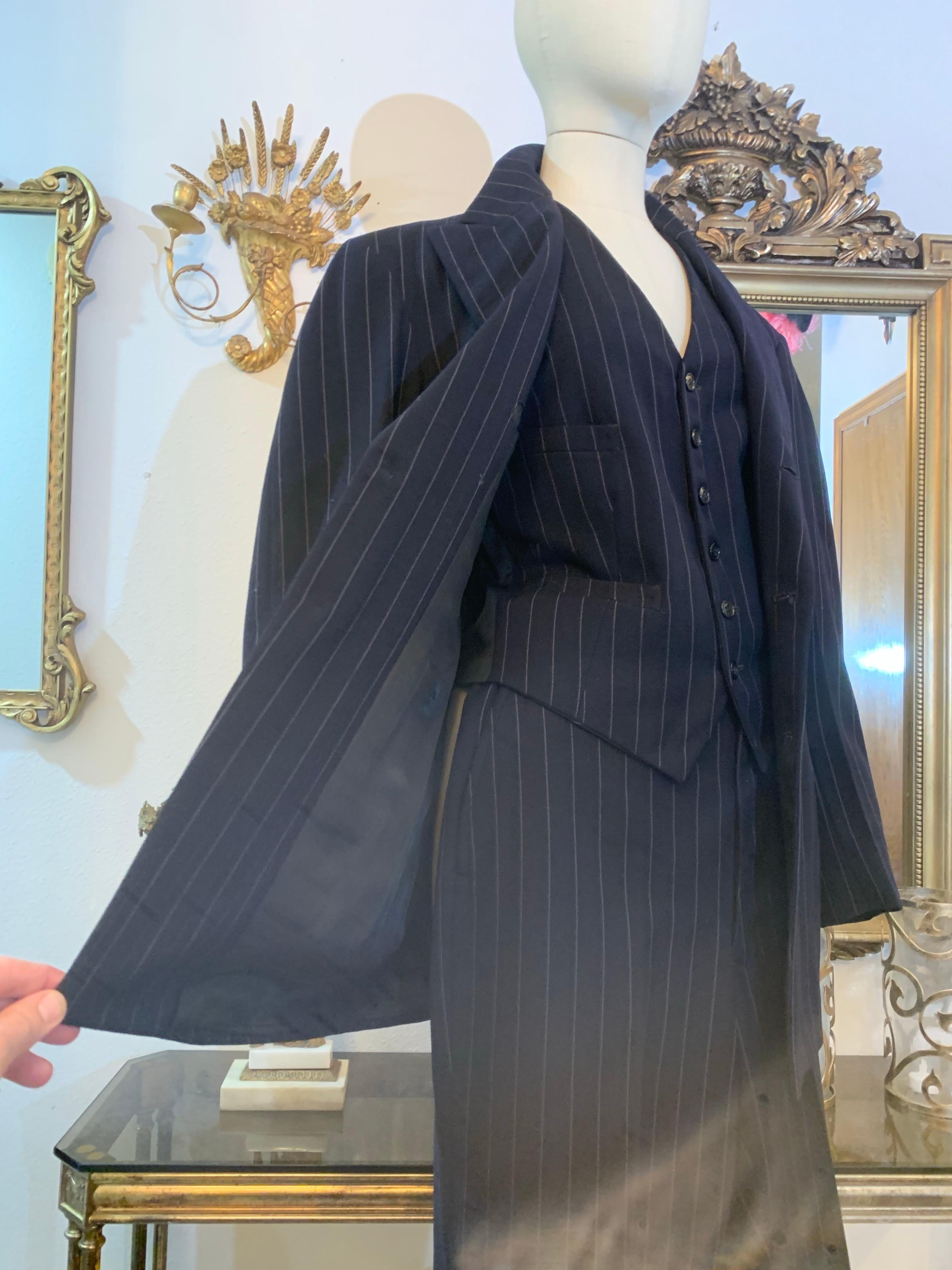 Custom-Made 1947 Pinstripe Black Wool Dandy Style Men's Wear 3-Piece Suit For Sale 6