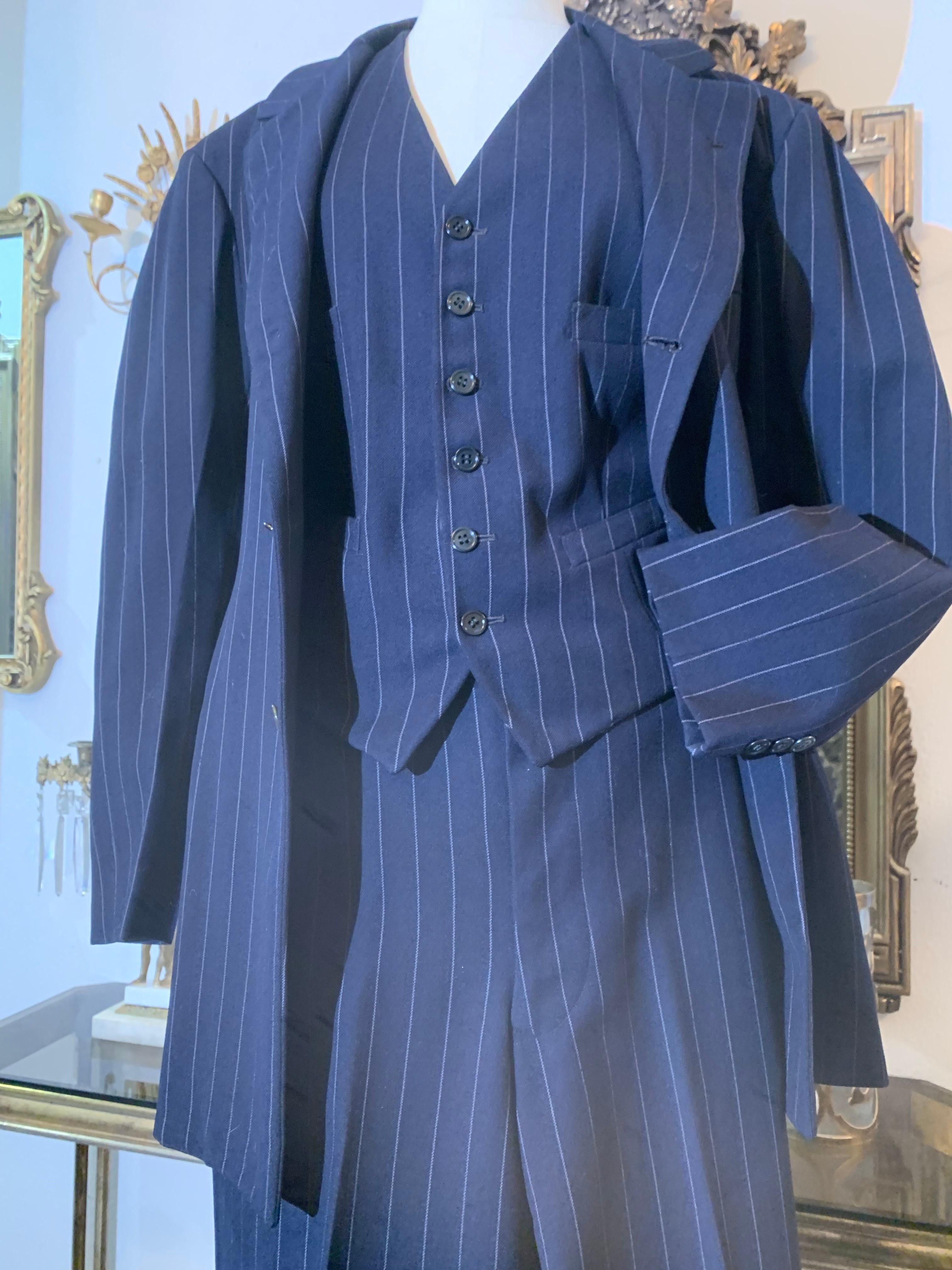 Women's or Men's Custom-Made 1947 Pinstripe Black Wool Dandy Style Men's Wear 3-Piece Suit For Sale