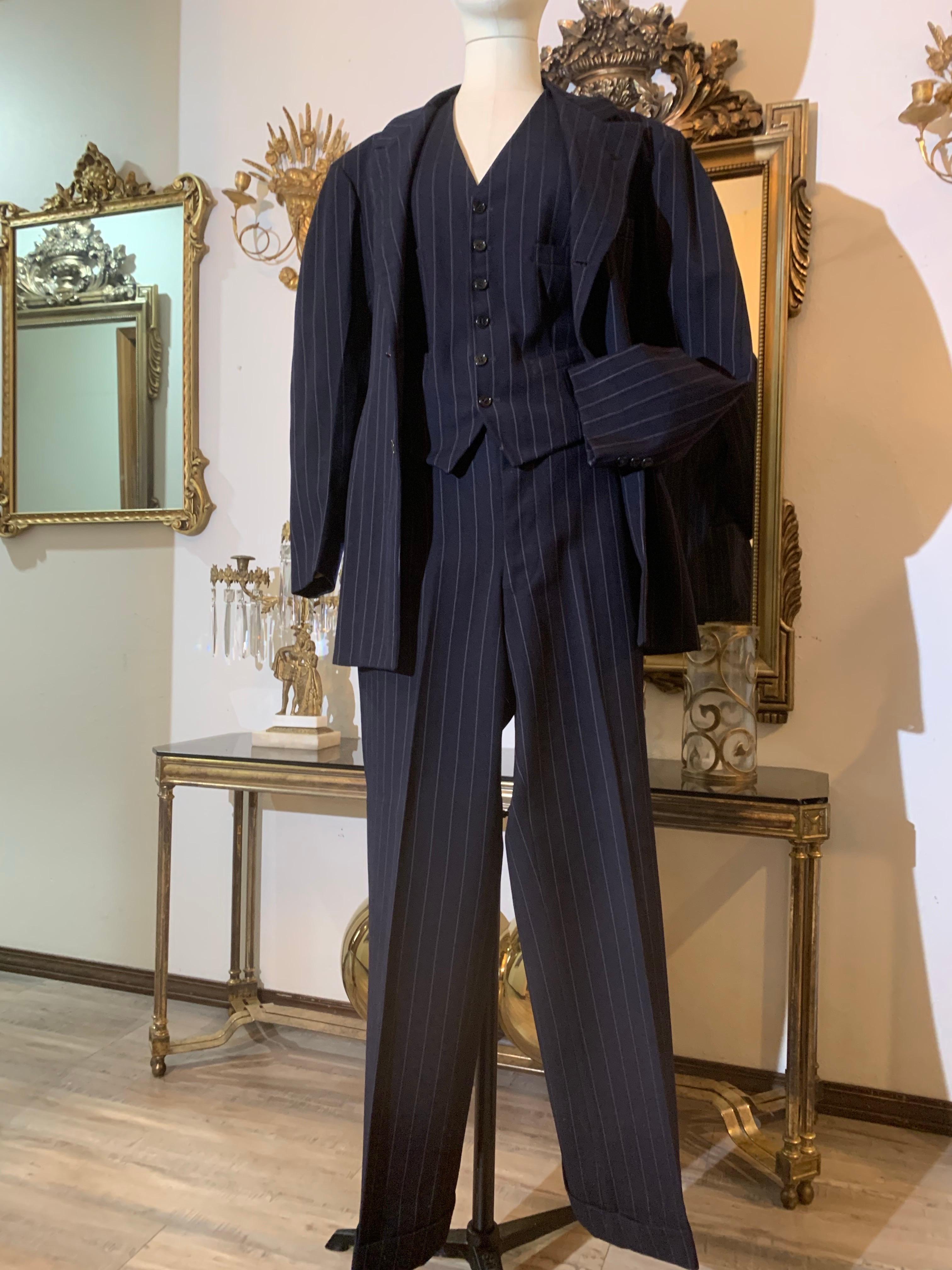 Custom-Made 1947 Pinstripe Black Wool Dandy Style Men's Wear 3-Piece Suit For Sale 2