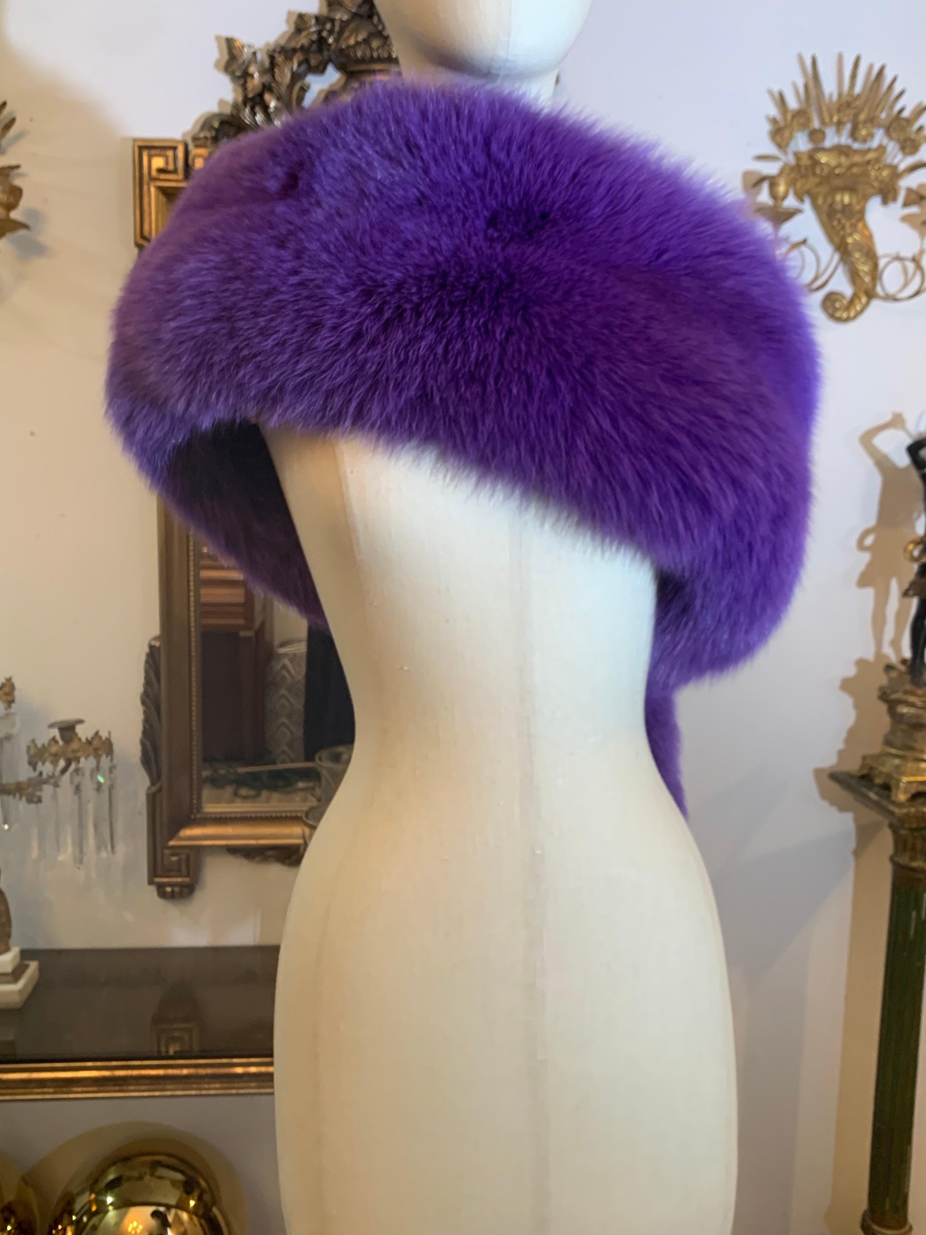 Custom-Made 1990s Valentino Large Regal Purple Dyed Fox Fur Fling w Fox Tails 10