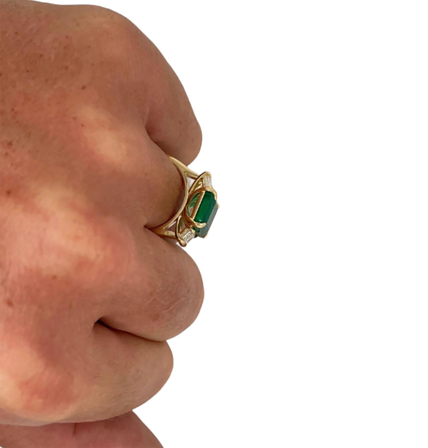 For Sale:  Custom made 3.50ct Emerald and Diamond Trilogy style Ring in 18ct Yellow Gold 8