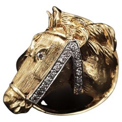 Anello con cavallo antico su misura in oro 14k e diamanti VS G
