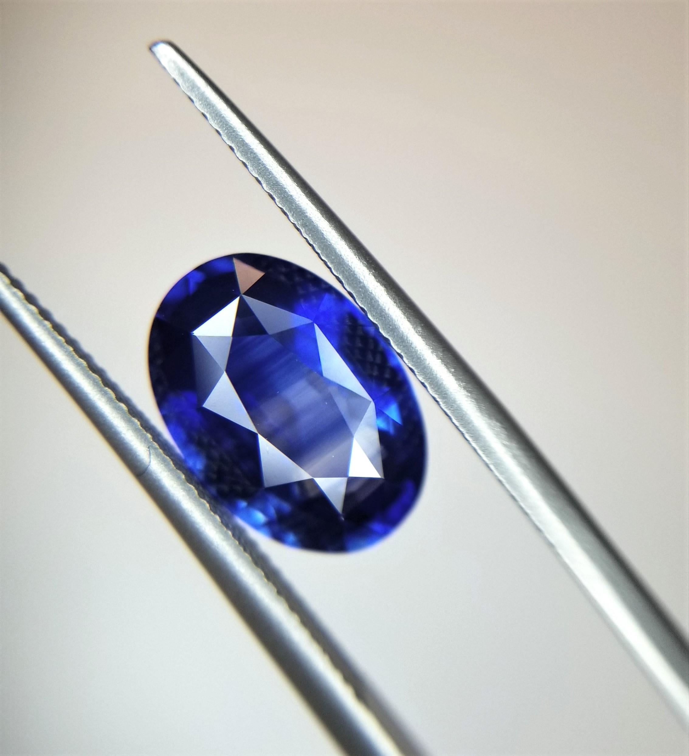 Berberyn Certified 3.08 Carat Oval Blue Sapphire Custom Pendant Necklace in 18k For Sale 1