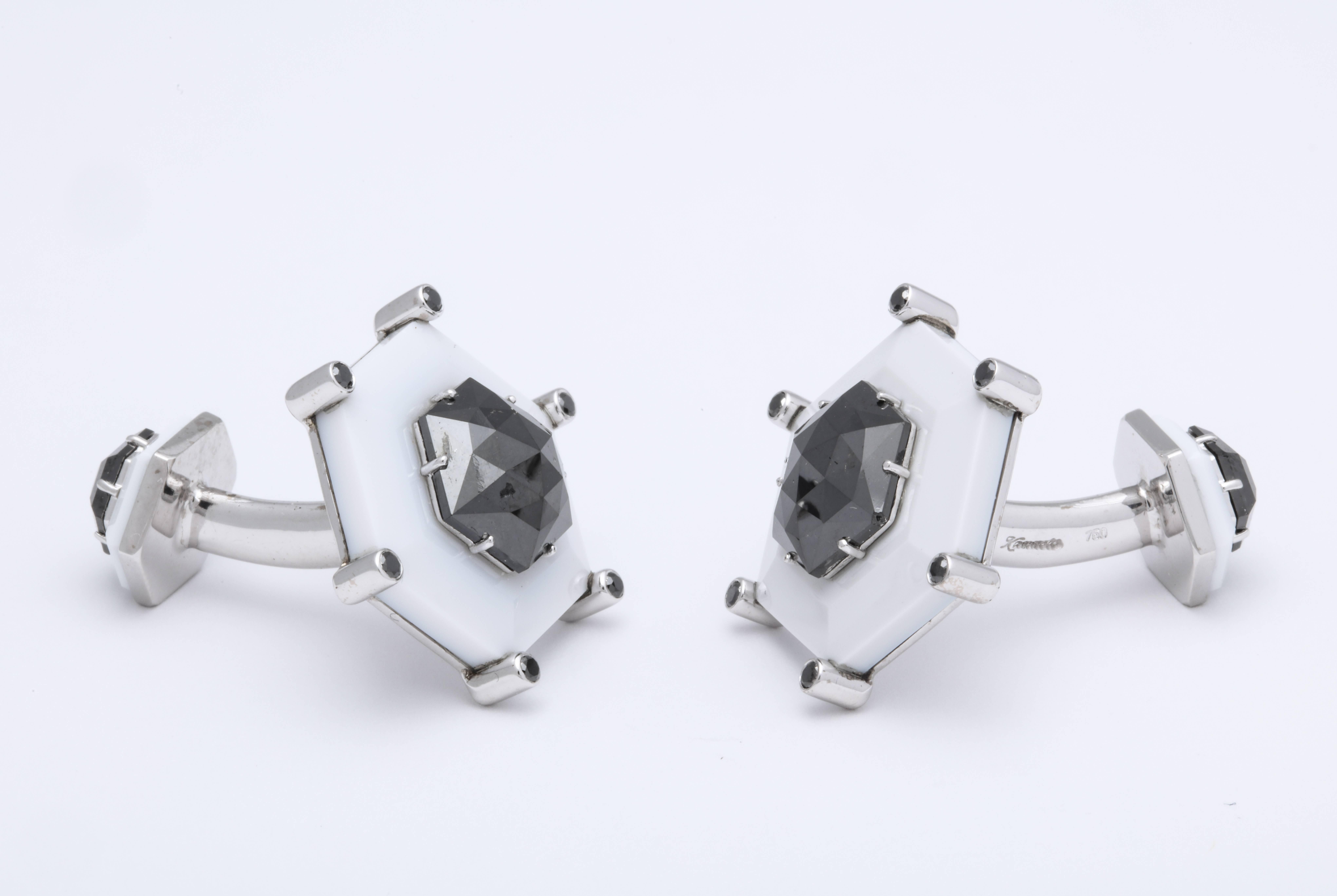 Maßgefertigte Manschettenknöpfe mit schwarzen Diamanten von Michael Kanners im Zustand „Neu“ im Angebot in Bal Harbour, FL