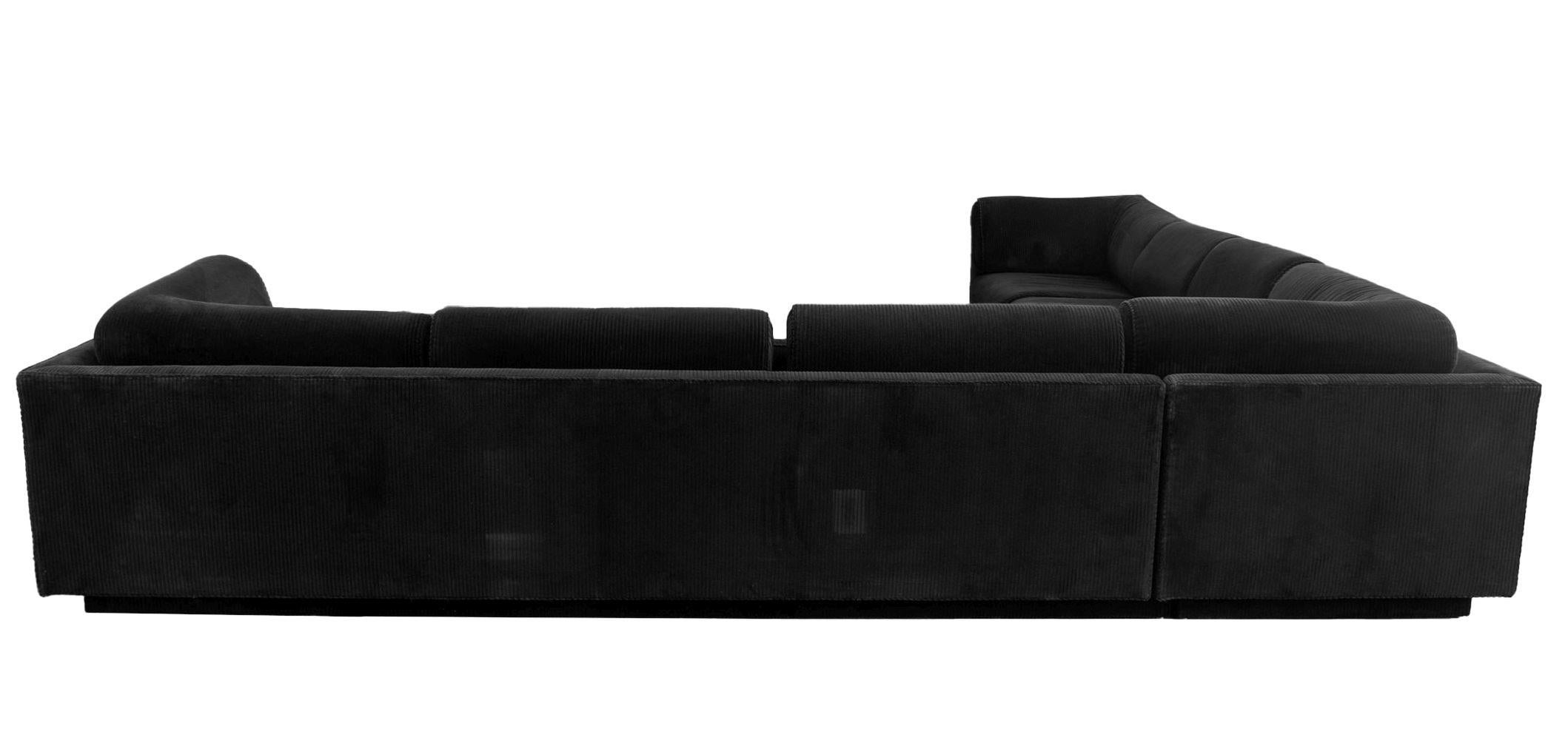 Custom-Made Black Velvet Sectional Sofa en venta 4