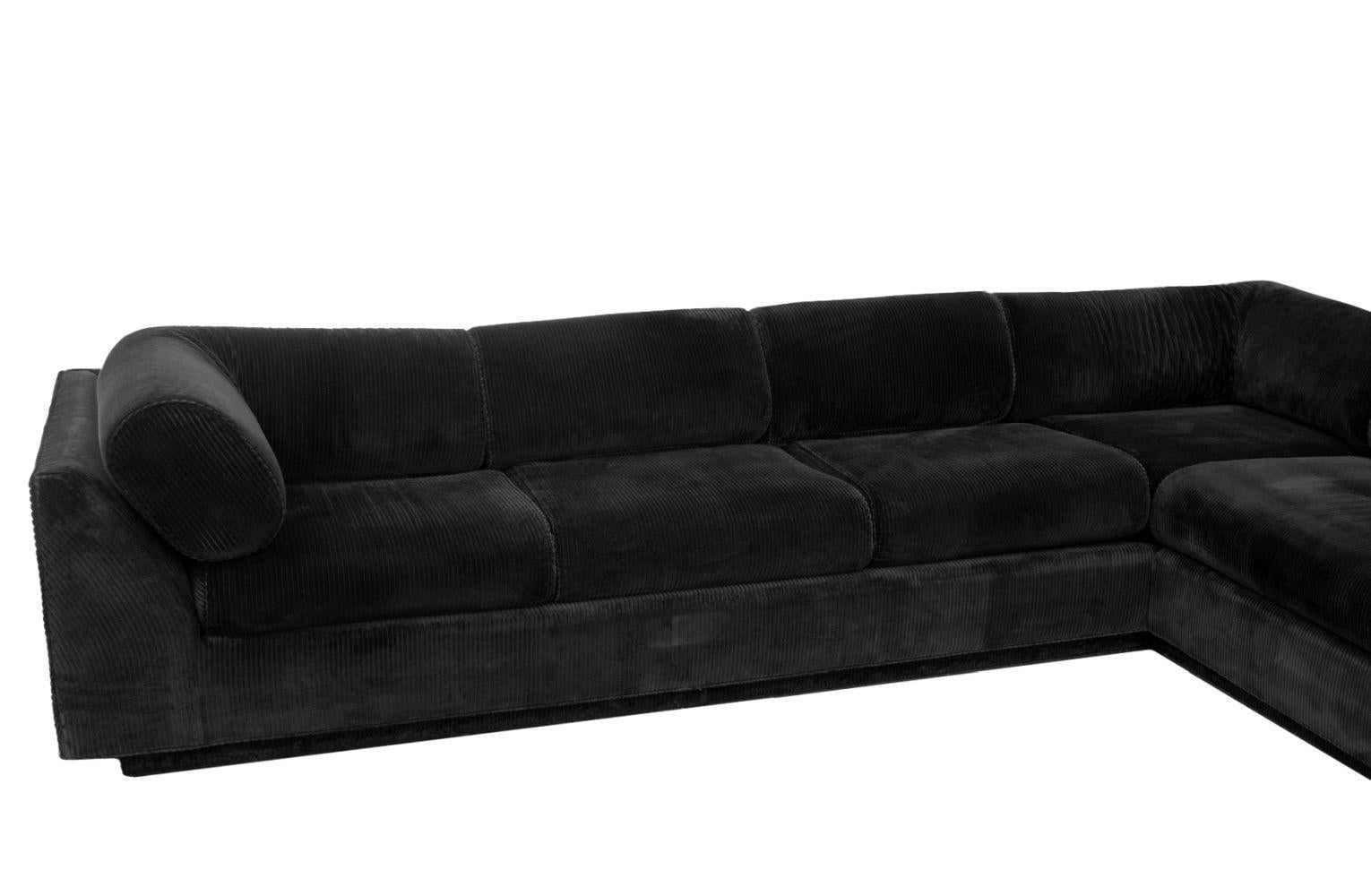Custom-Made Black Velvet Sectional Sofa en venta 1