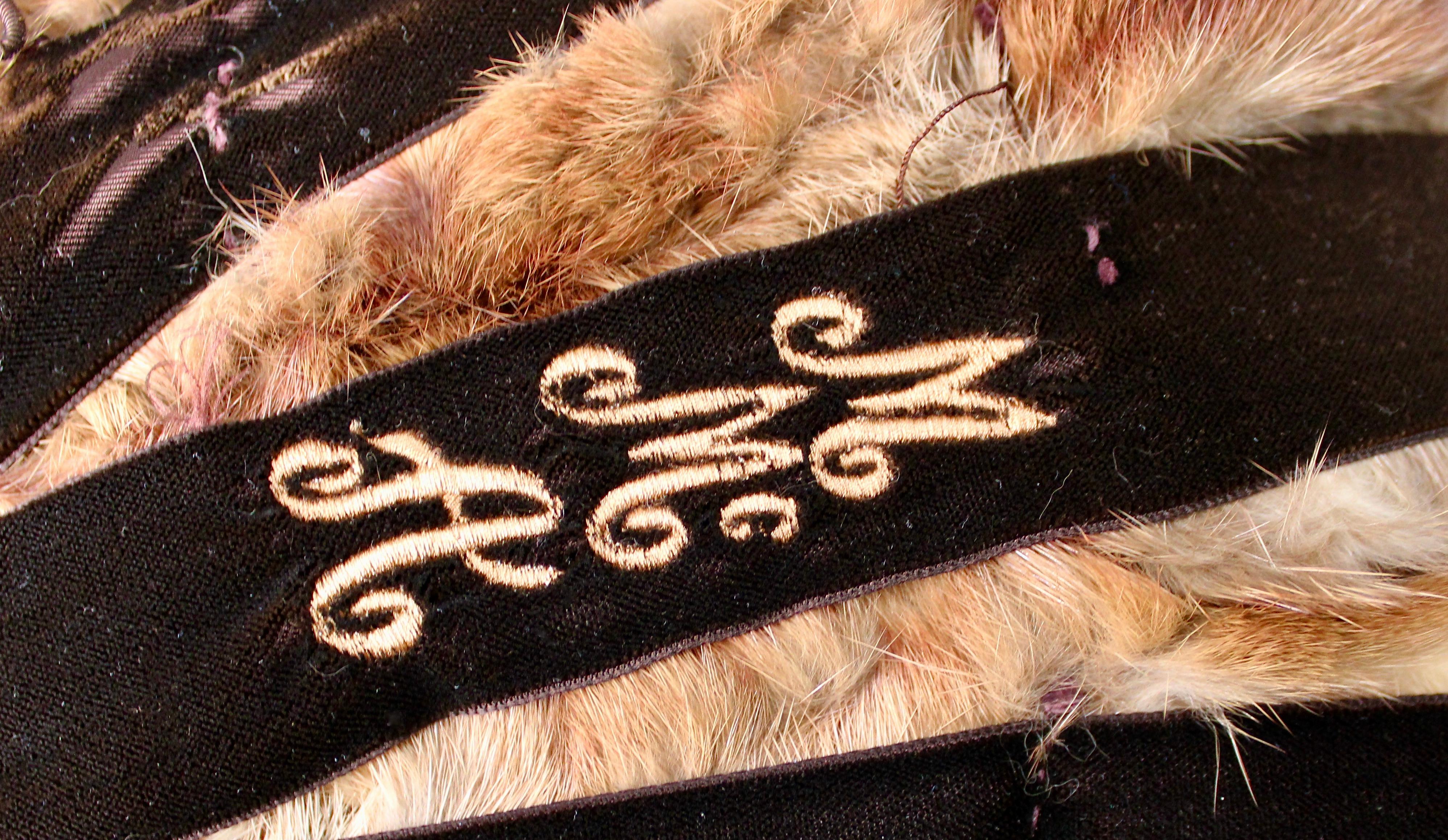 Custom-Made Brown Mink Fur Stole Shawl circa 1960s en venta 5