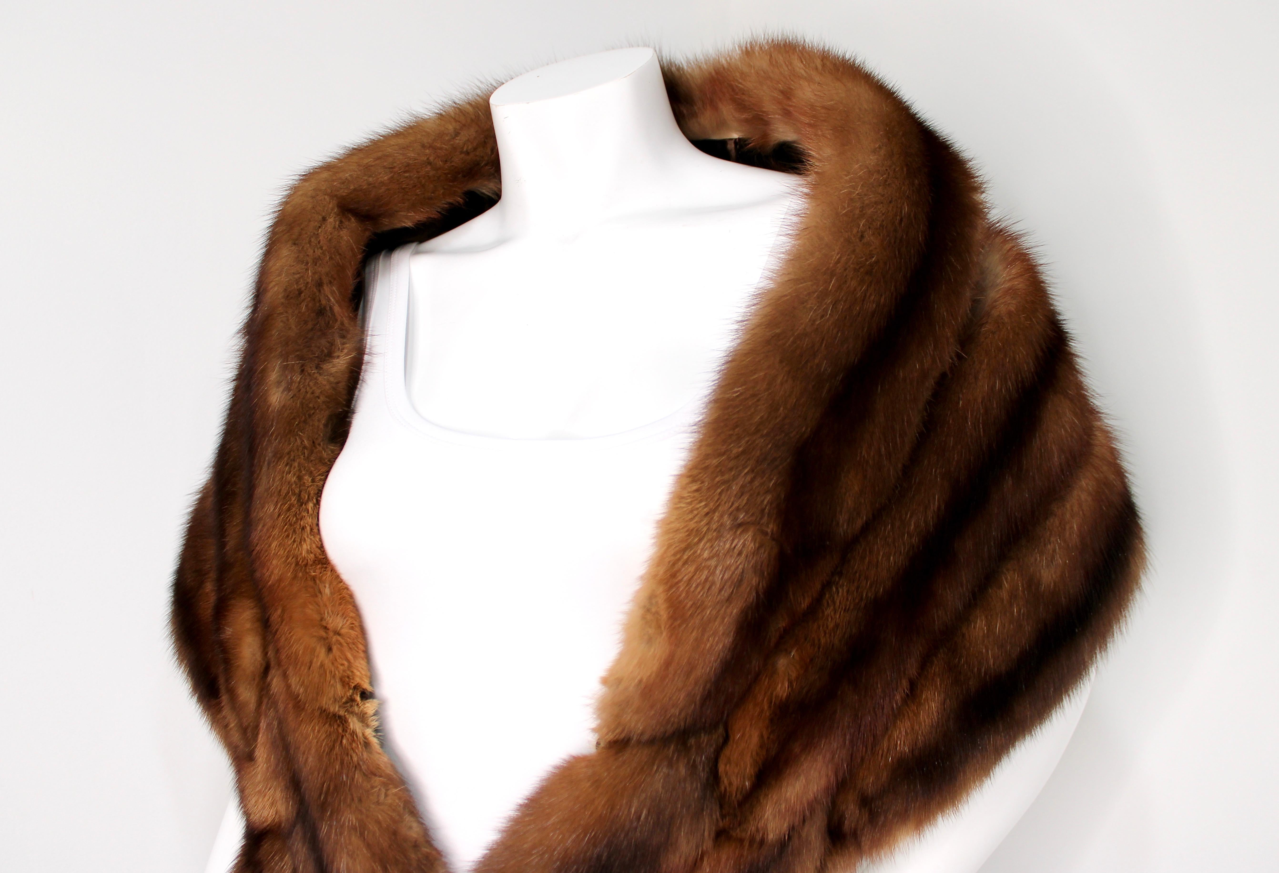Custom-Made Brown Mink Fur Stole Shawl circa 1960s Negro en venta