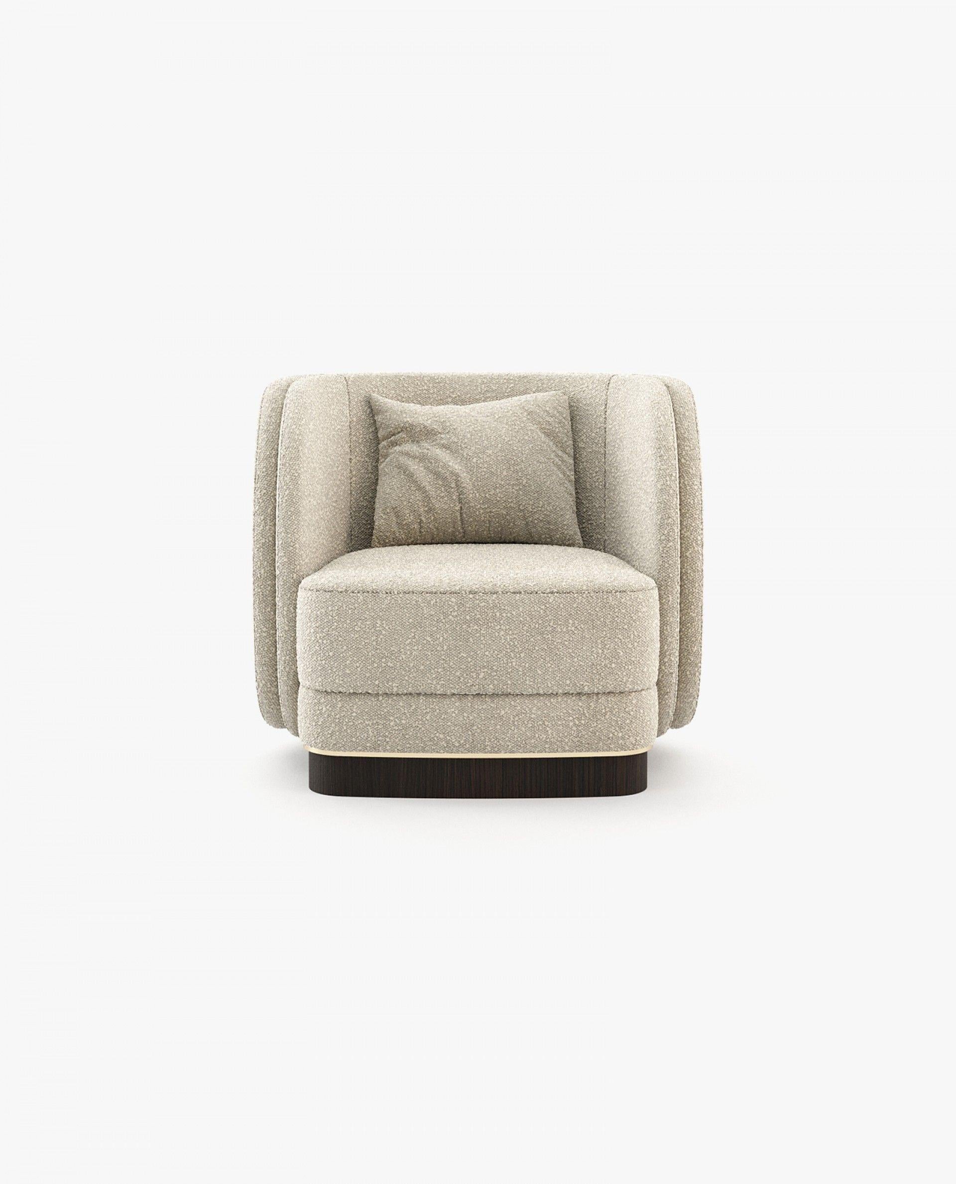 Ein modernes, elegantes und komfortables Möbelstück, das verschiedene Umgebungen wie Wohnzimmer, Wartebereiche und Essbereiche aufwertet. Dieser Stuhl hat eine schlanke, konvexe Rückenlehne und ein Holzgestell, das die gepolsterte Struktur trägt,