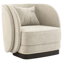Poltrona di design su misura con tessuto "Pearl Boucle" e base in ebano opaco