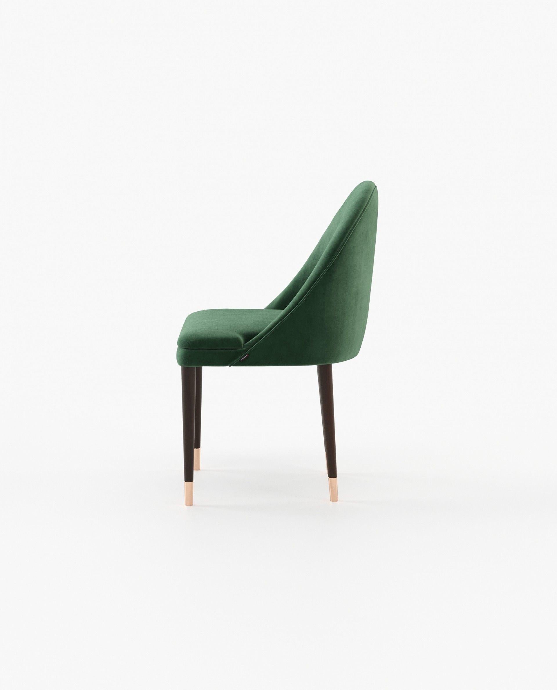 Moderne CUSTOM MADE Chaise design sur mesure avec des am designs et une Silhouette épurée/Velvet en vente