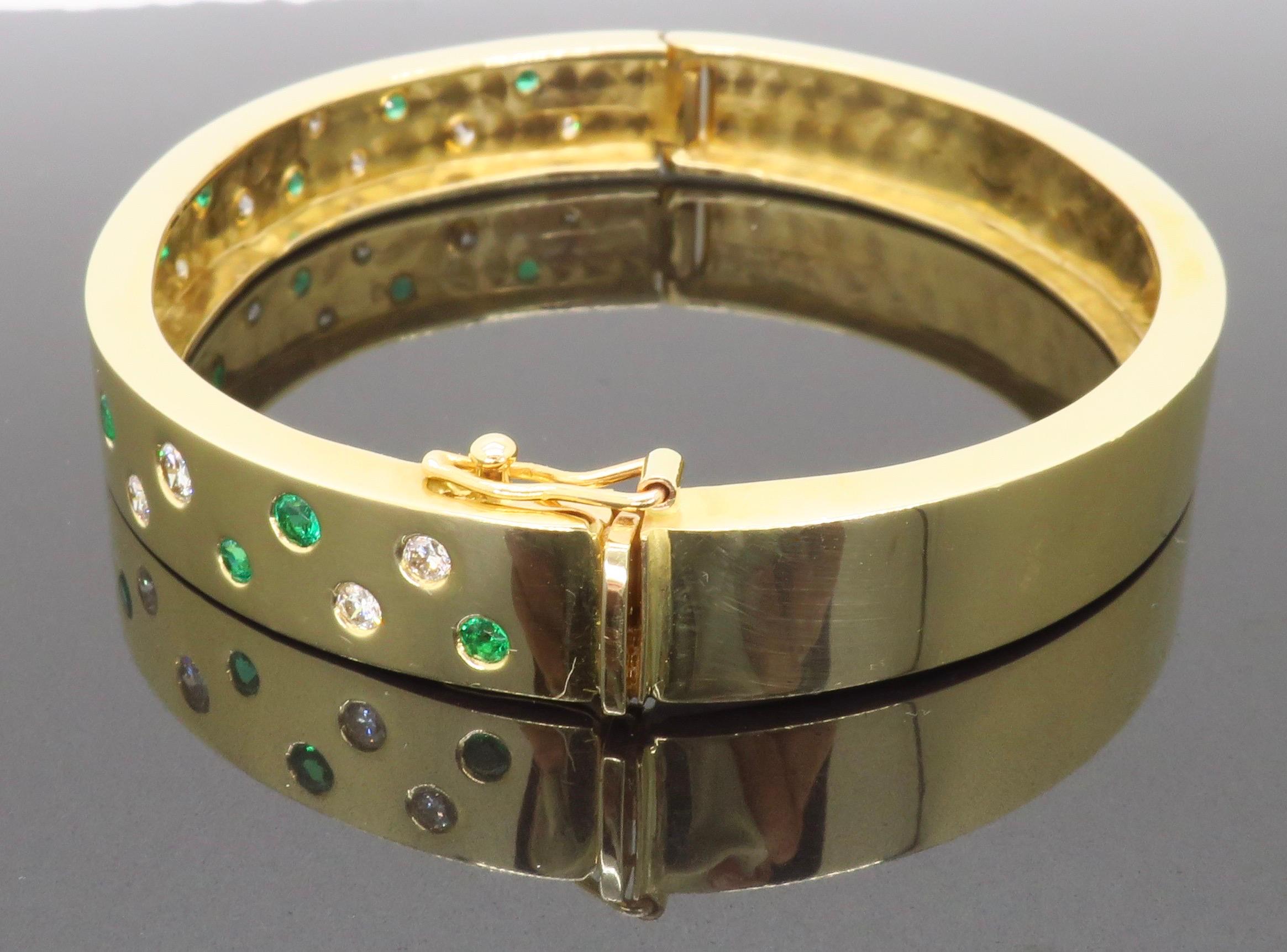 Custom Made Diamond and Emerald Bangle Bracelet In New Condition In Webster, NY