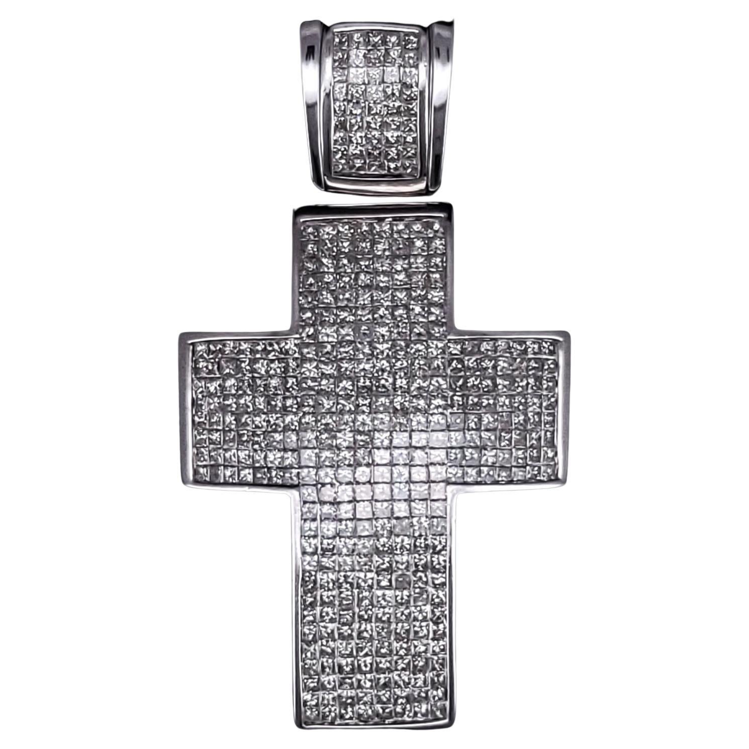 Pendentif croix fait sur mesure en or blanc 14 carats