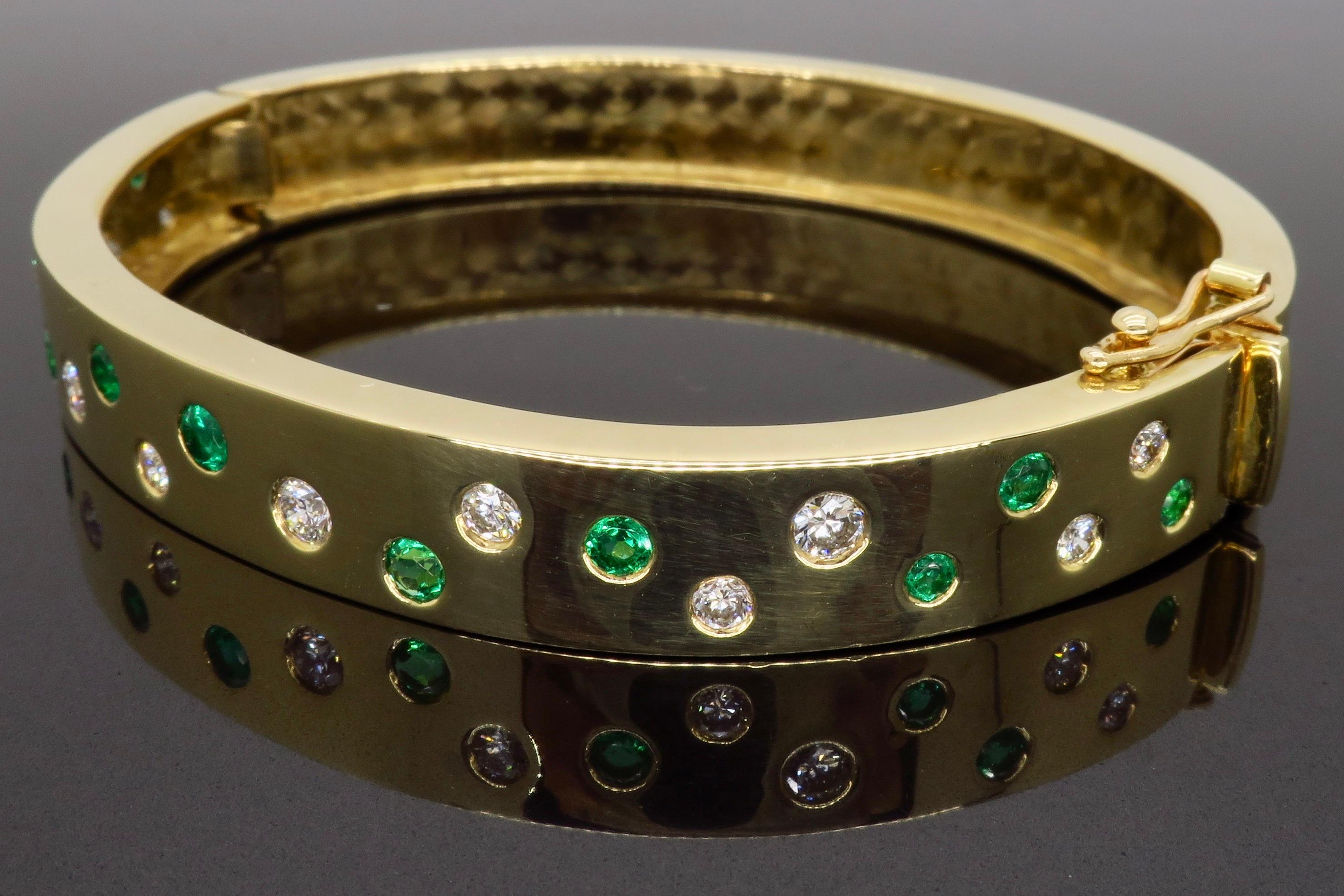 Custom Made Diamond and Emerald Bangle Bracelet In New Condition In Webster, NY