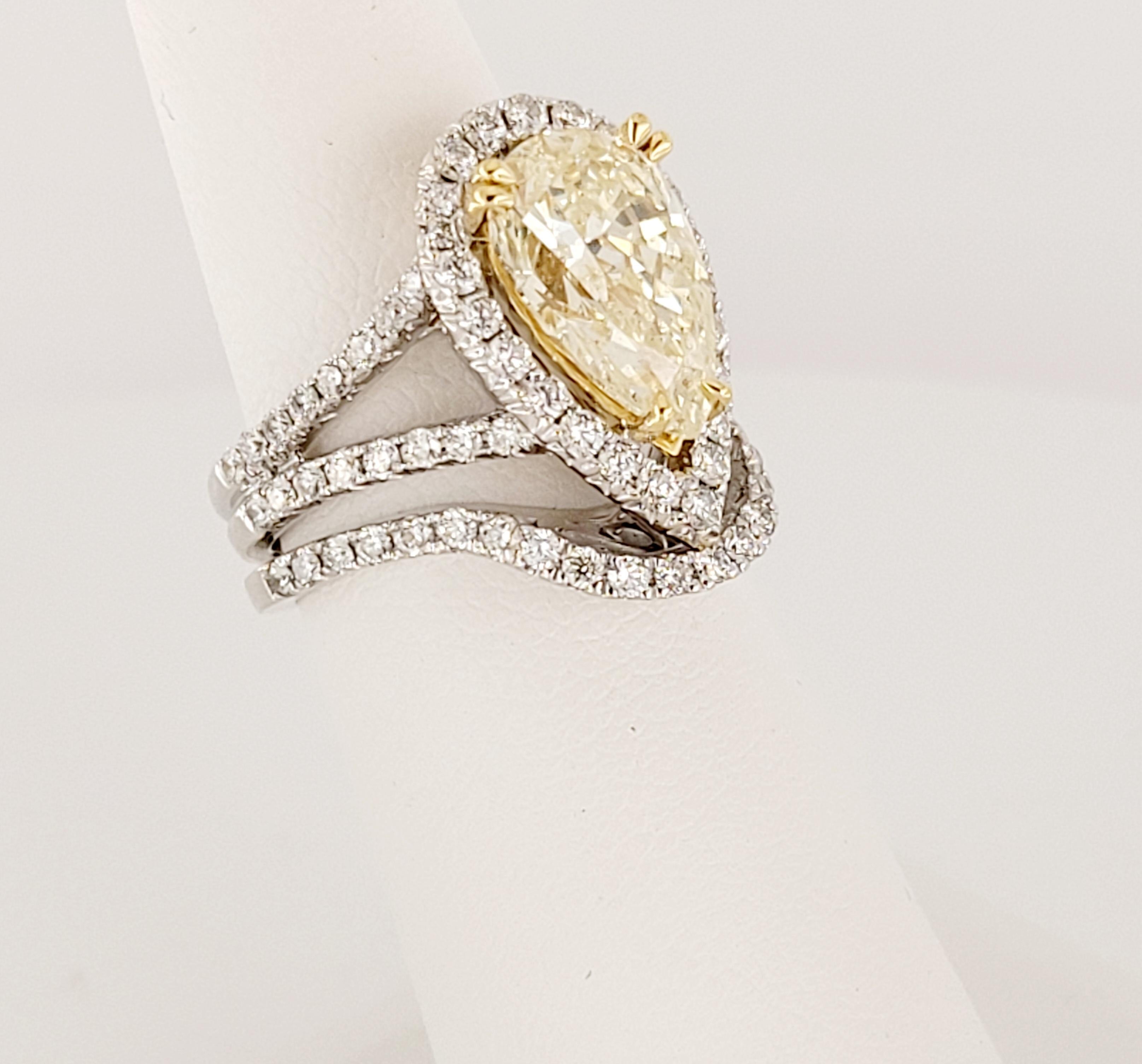 Women's Custom Made Diamond Ring in 14K White Gold For Sale