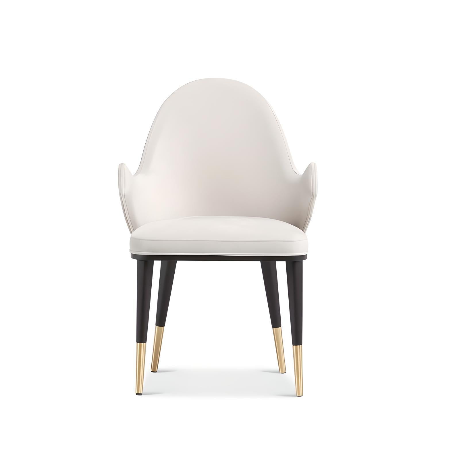 CUSTOM MADE Esstischsessel mit abgerundeter, gepolsterter Rückenlehne (Moderne) im Angebot