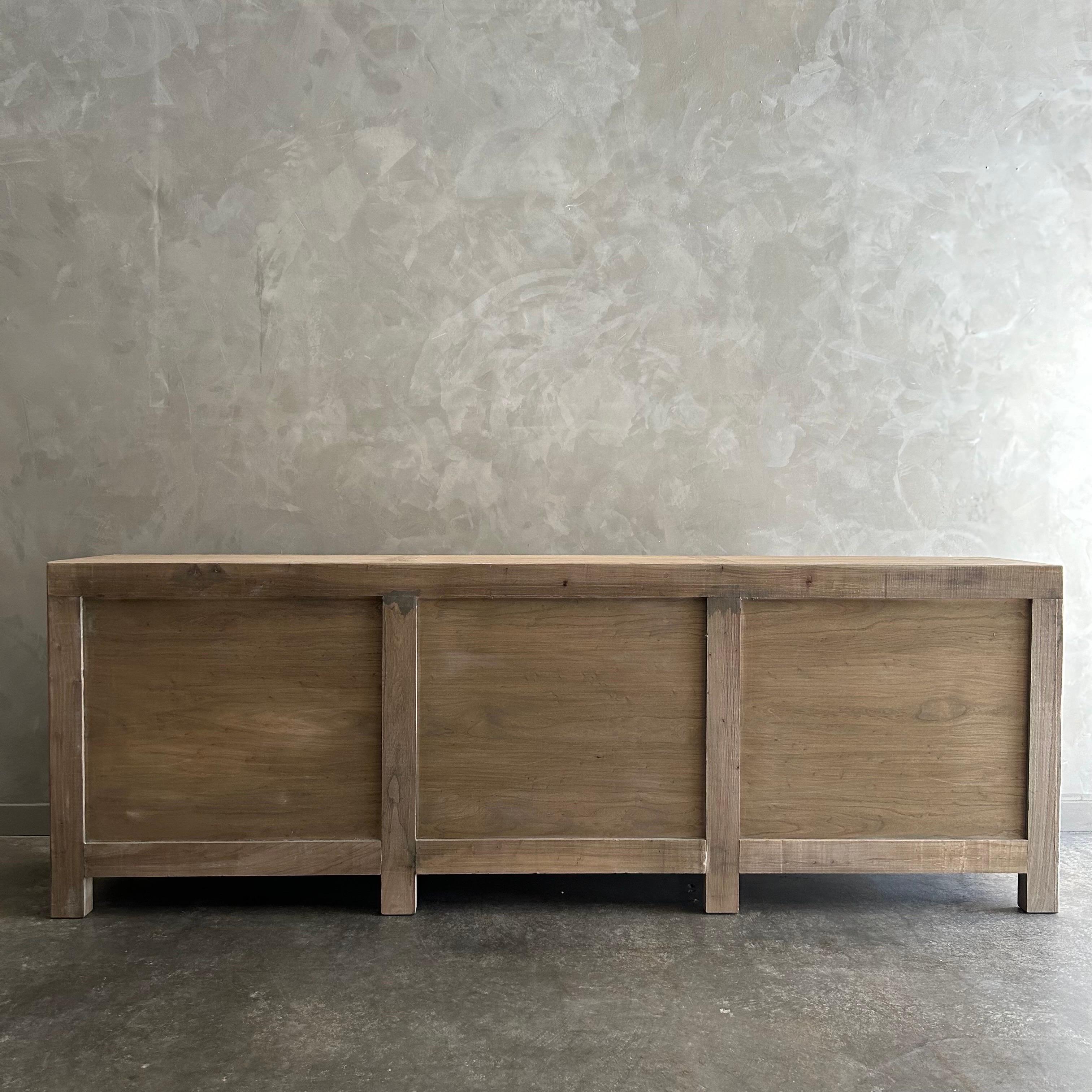 CUSTOM Wood MADE Cabinet d'apothicaire en bois d'orme en finition naturelle en vente 4