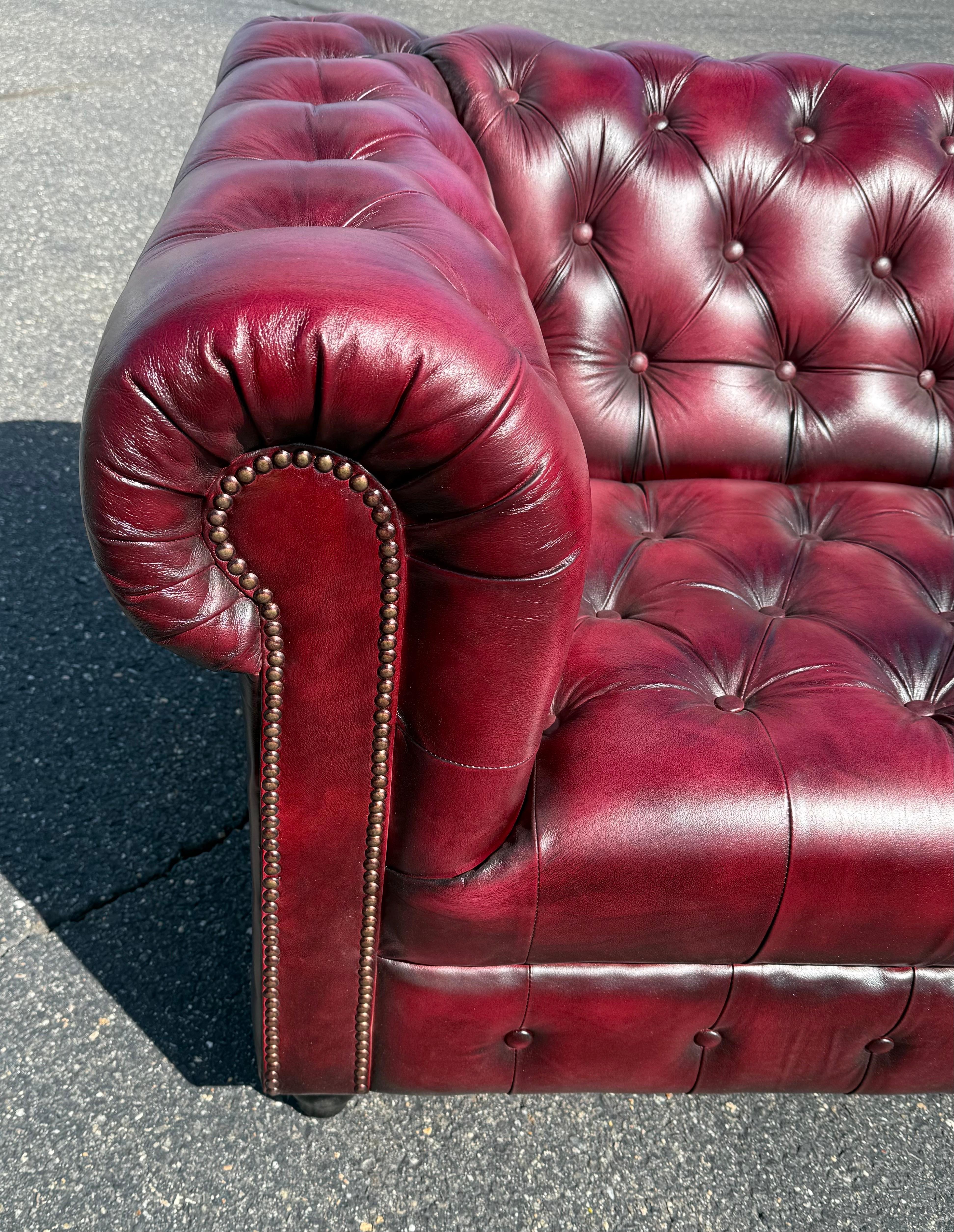Custom-Made English Leather Oxblood Tufted Bench 87 inch Chesterfield Sofa In Good Condition For Sale In Swedesboro, NJ