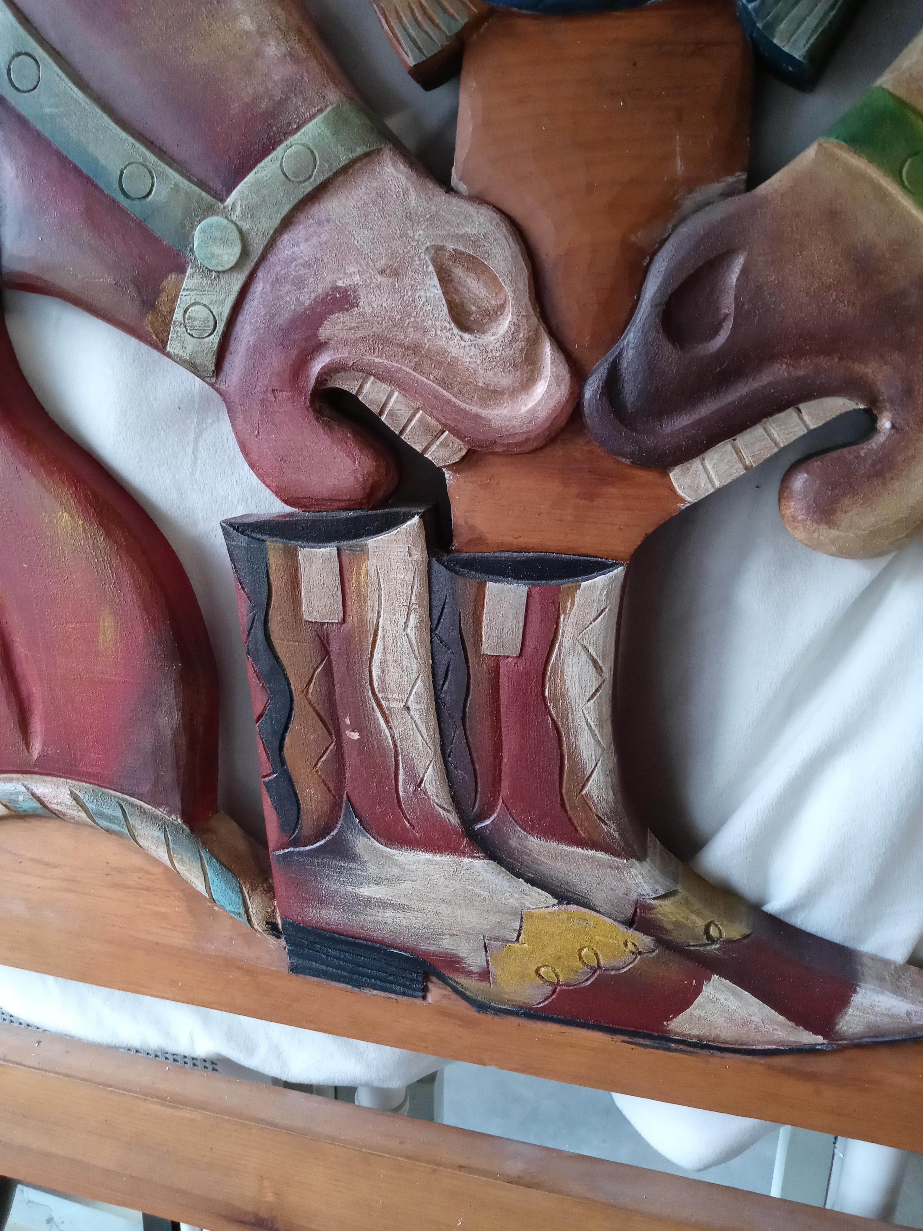 Custom Made Equestrian Double Horse Head geschnitzt Holz King Size Kopfteil im Zustand „Gut“ im Angebot in Jensen Beach, FL