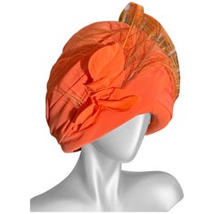 CUSTOM MADE - Turban en mousseline de soie orange fluorescente avec plume d'autruche
