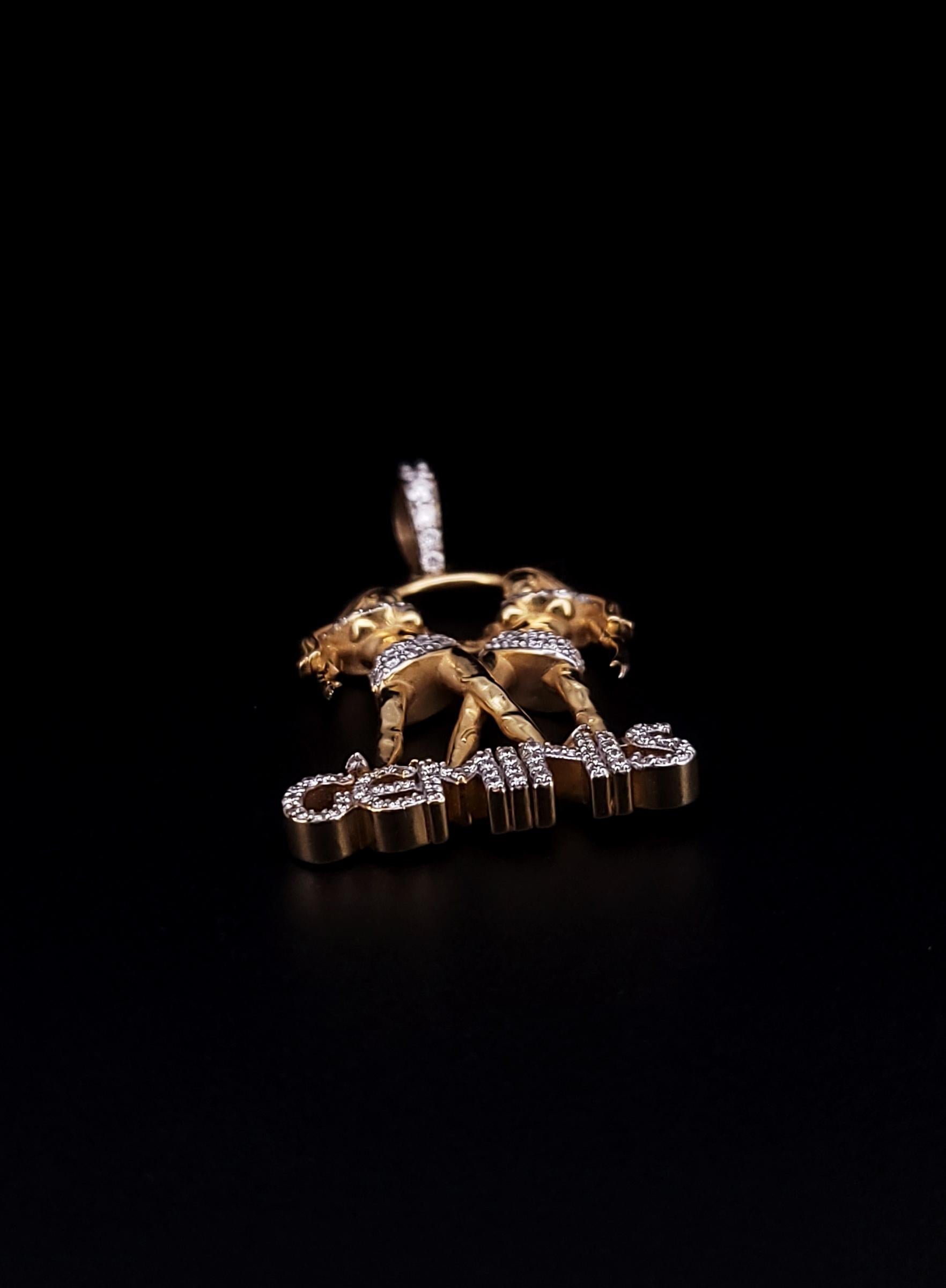 Taille ronde CUSTOM MADE Pendentif en or jaune 14 carats avec diamants en vente