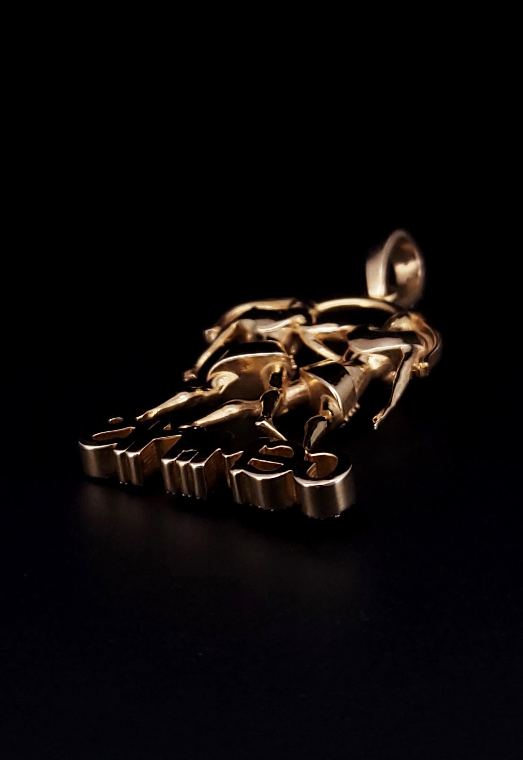 CUSTOM MADE Pendentif en or jaune 14 carats avec diamants en vente 3